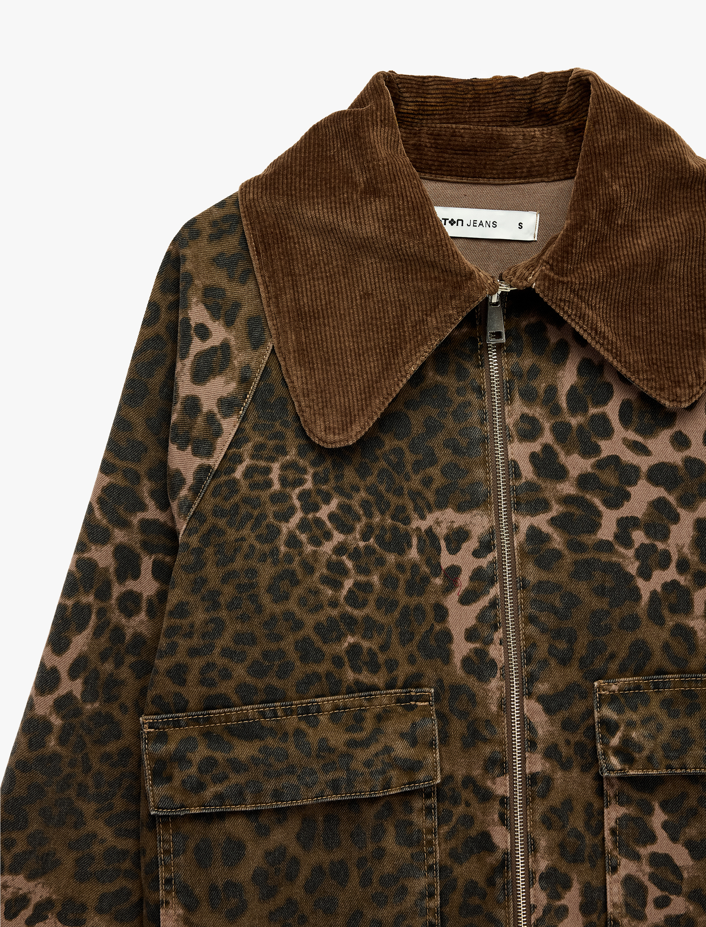   Rahat Kalıp Cepli Fermuarlı Uzun Kollu Yaka Detaylı Denim Leopar Ceket
