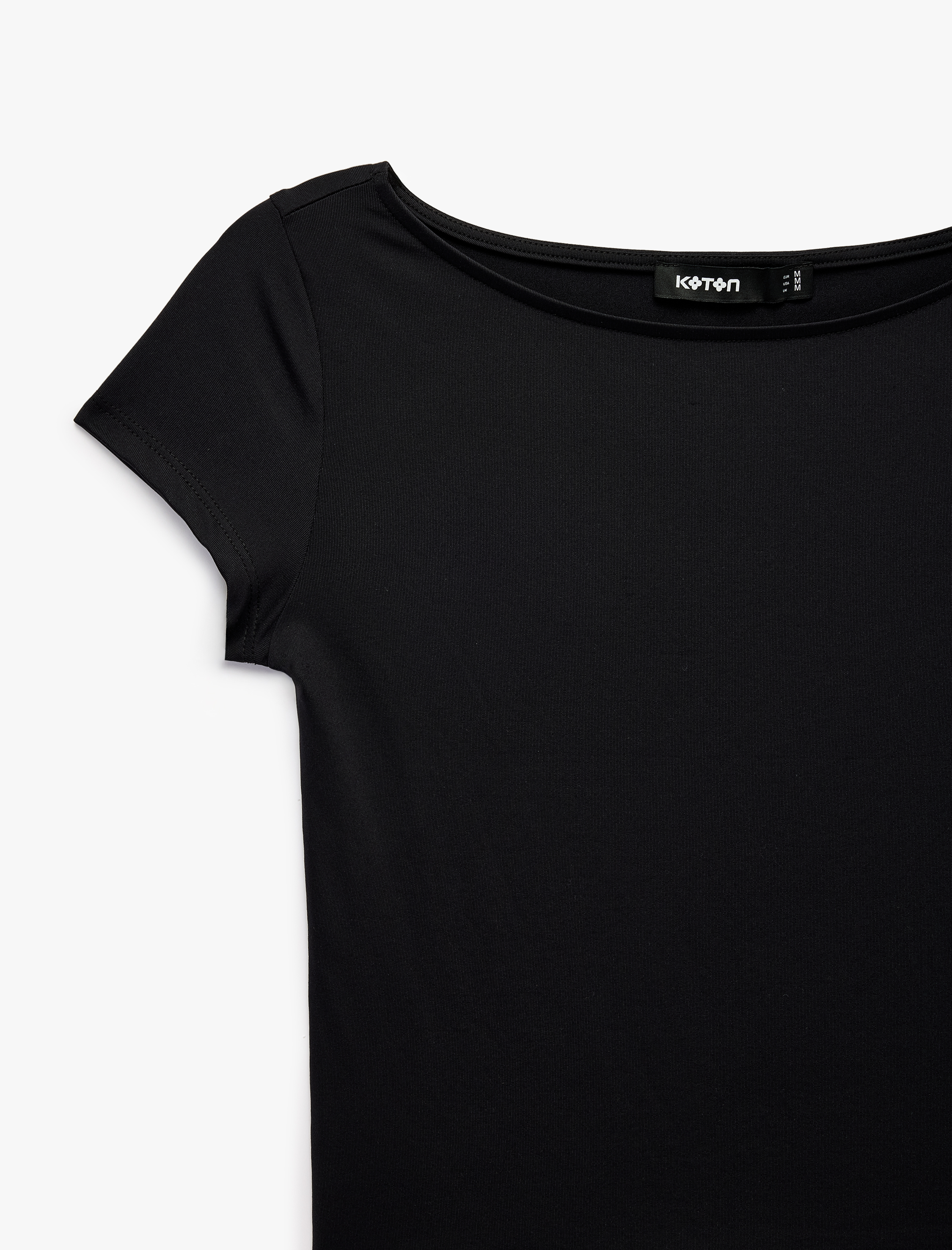  Slim Fit Kayık Yaka Kısa Kollu Basic Tişört