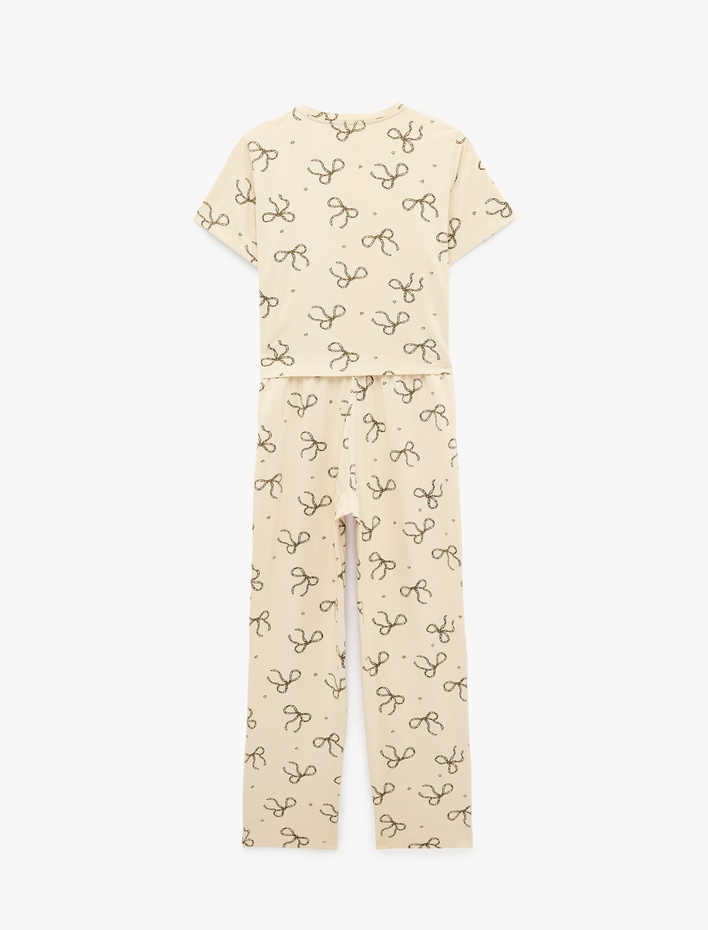  Fiyonk Desenli Rahat Kesim Bisiklet Yaka Kısa Kollu Pijama Takımı