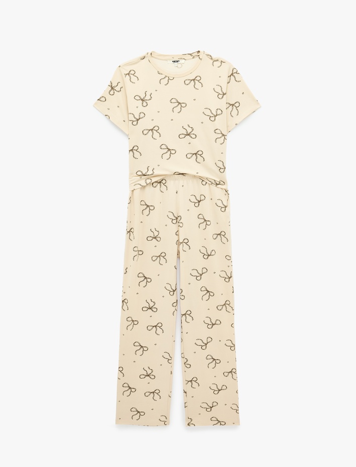  Fiyonk Desenli Rahat Kesim Bisiklet Yaka Kısa Kollu Pijama Takımı