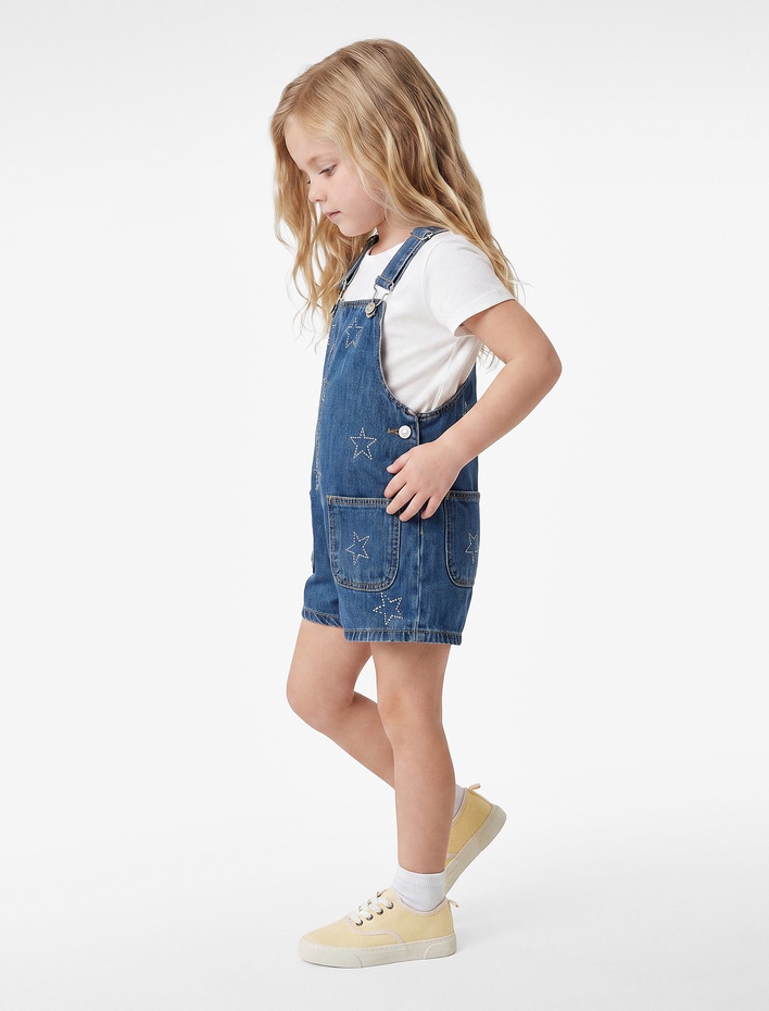 Kız Bebek Cepli Yıldız İşlemeli Pamuklu Kare Yaka Askılı Denim Salopet Tulum