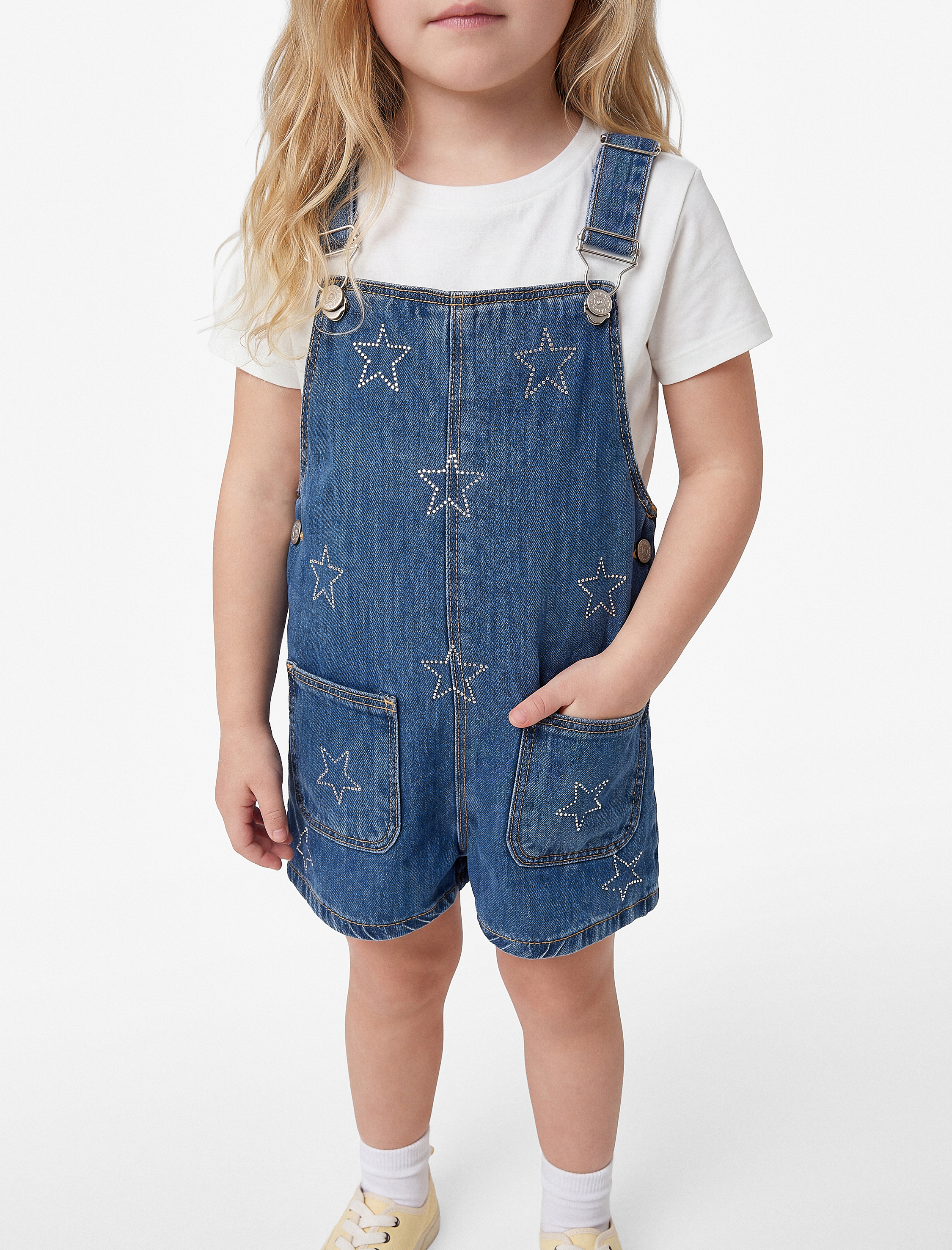  Kız Bebek Cepli Yıldız İşlemeli Pamuklu Kare Yaka Askılı Denim Salopet Tulum