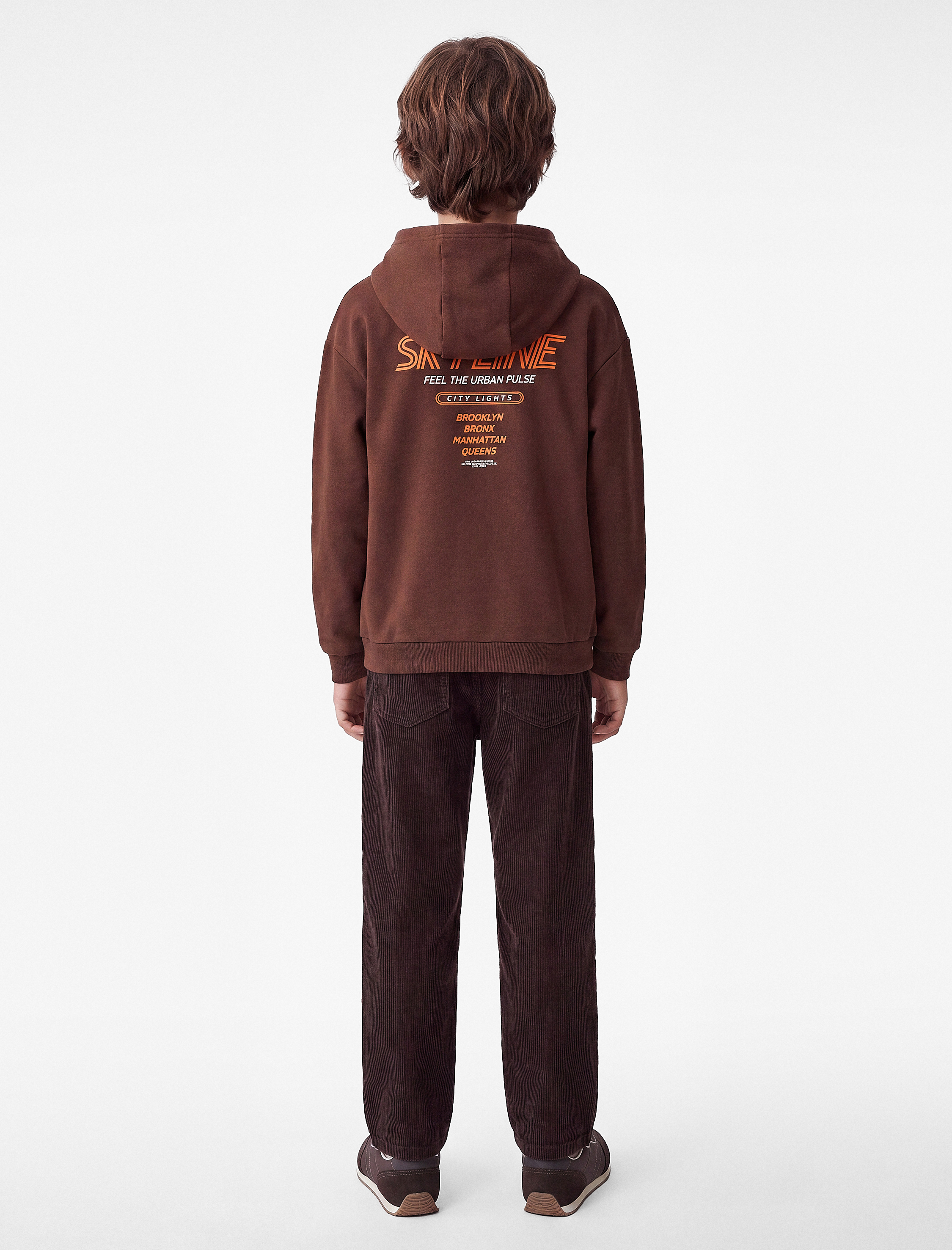  Erkek Çocuk Uzun Kollu Üç İplik Kapşonlu Baskılı Kanguru Cepli Sweatshirt