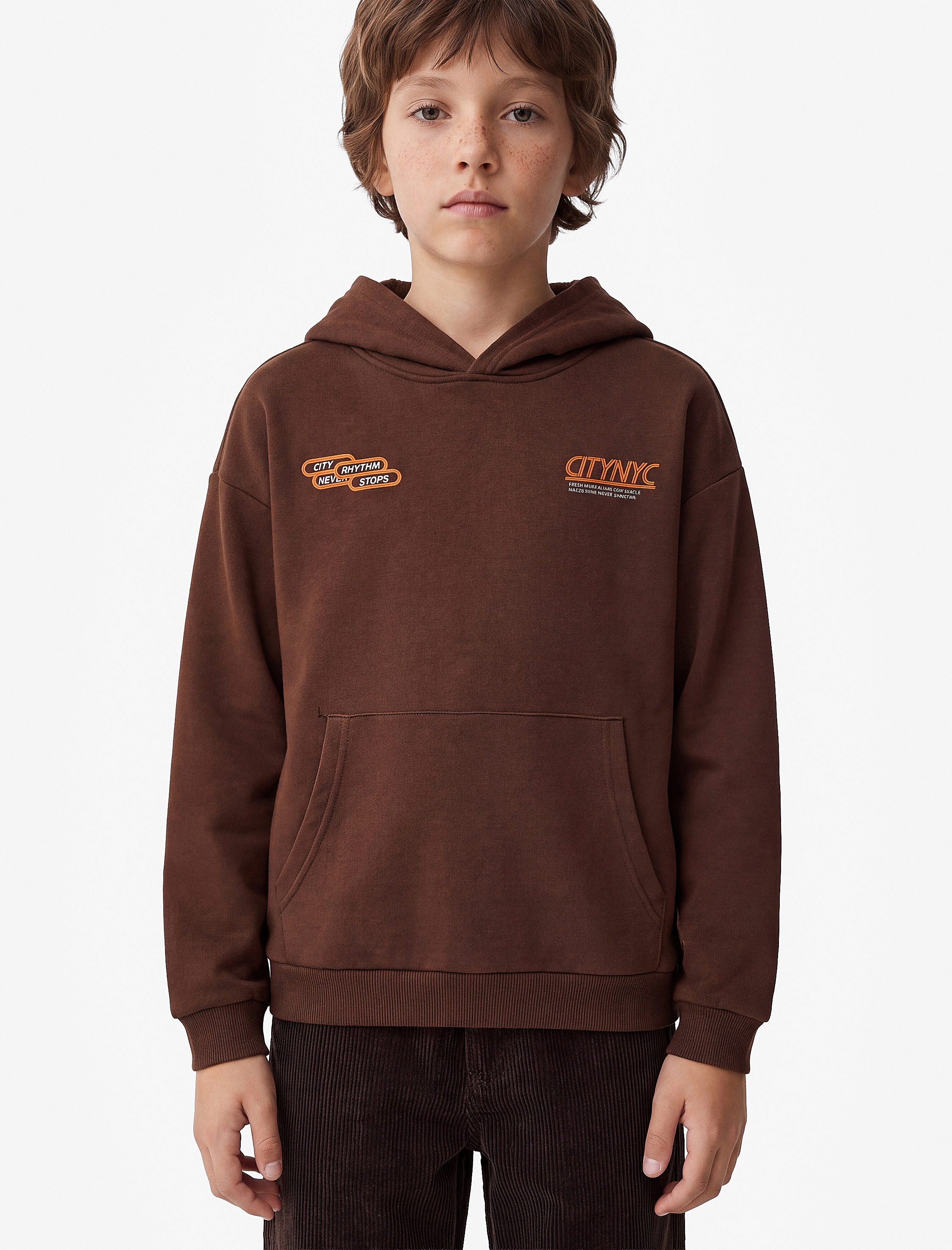  Erkek Çocuk Uzun Kollu Üç İplik Kapşonlu Baskılı Kanguru Cepli Sweatshirt