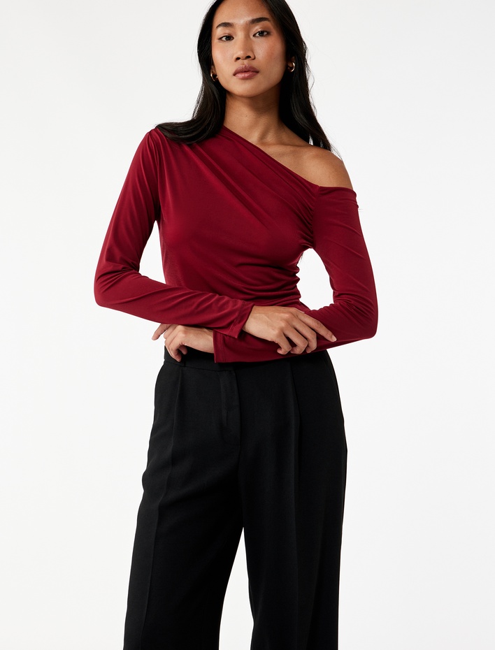  Slim Fit Drape Detaylı Uzun Kollu Asimetrik Tek Omuz Tişört