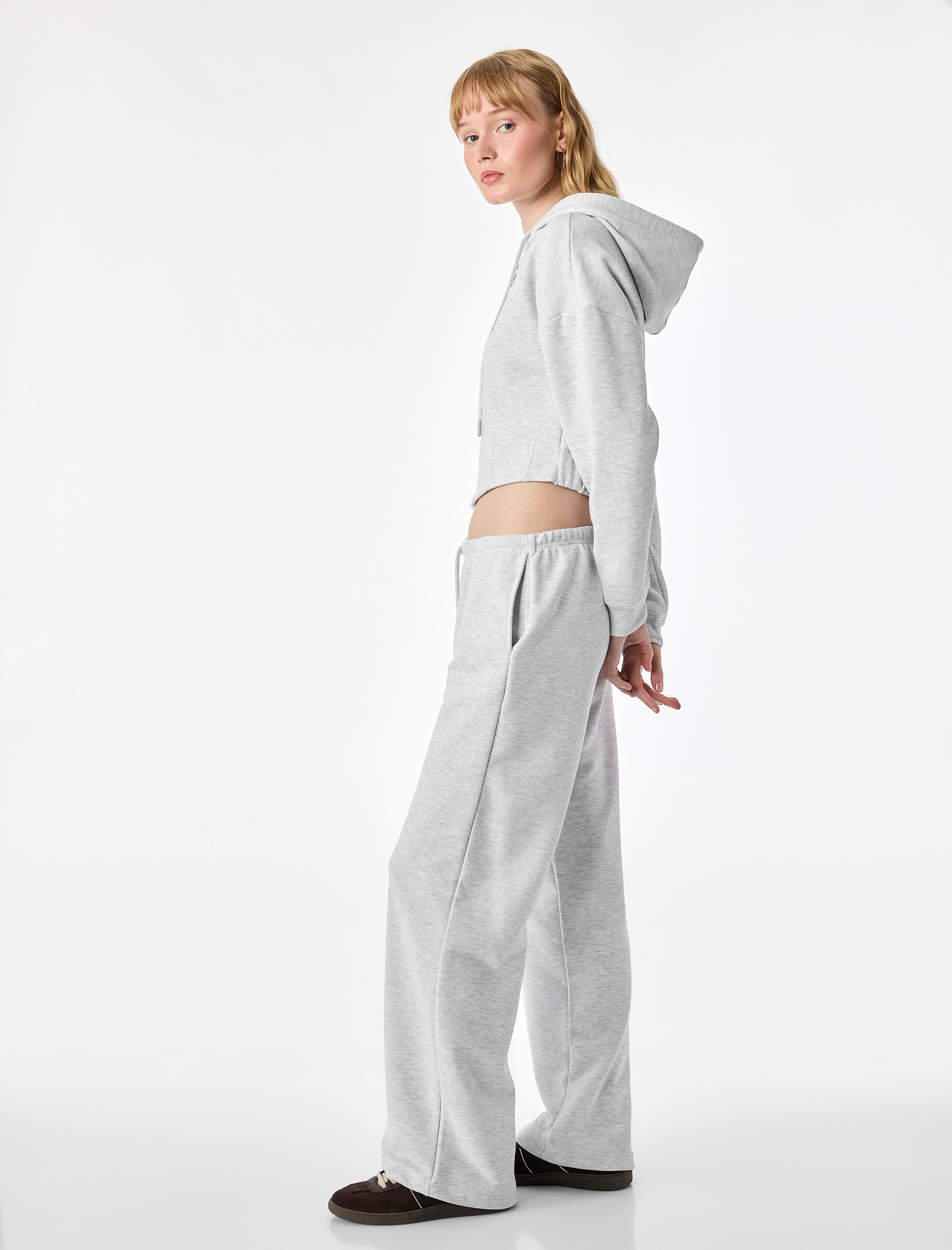   Şardonlu Uzun Kollu Kapüşonlu Korse Detaylı Fermuarlı Crop Sweatshirt