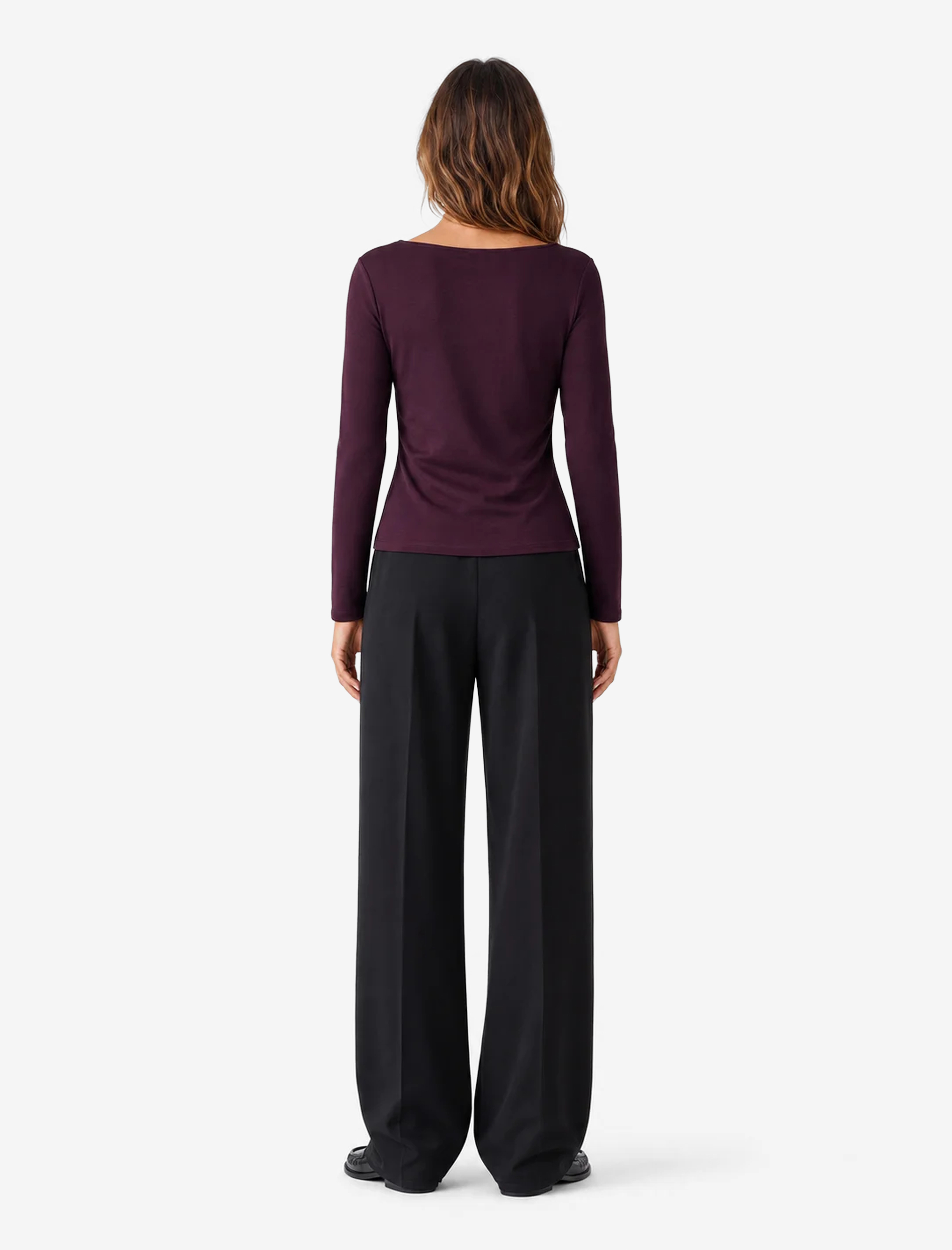   Slim Fit Uzun Kollu Büzgü Detaylı Yuvarlak Kayık Yaka Tişört