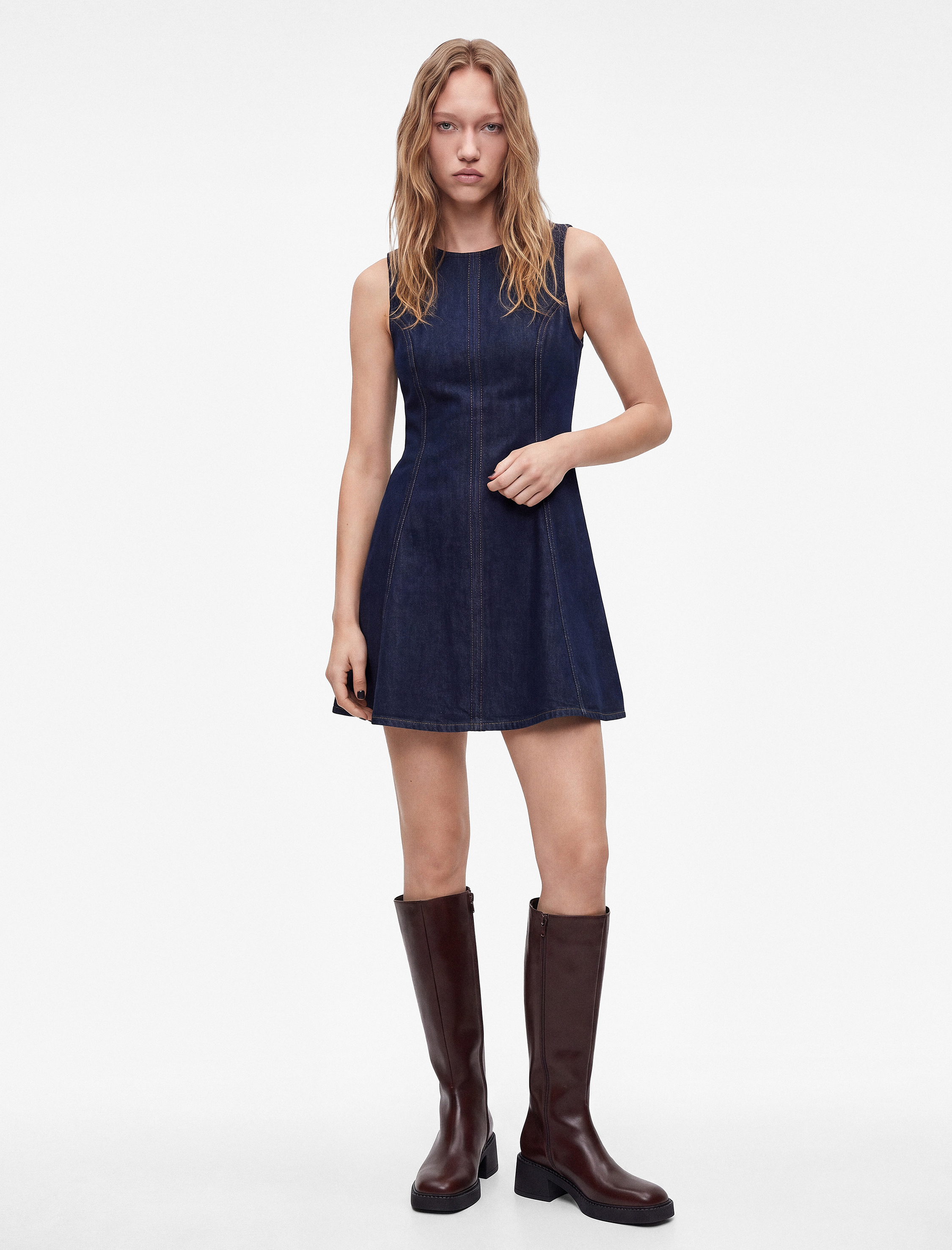 Koton Pamuklu Bisiklet Yaka Dikiş Detaylı Volanlı Kolsuz Mini Denim Elbise