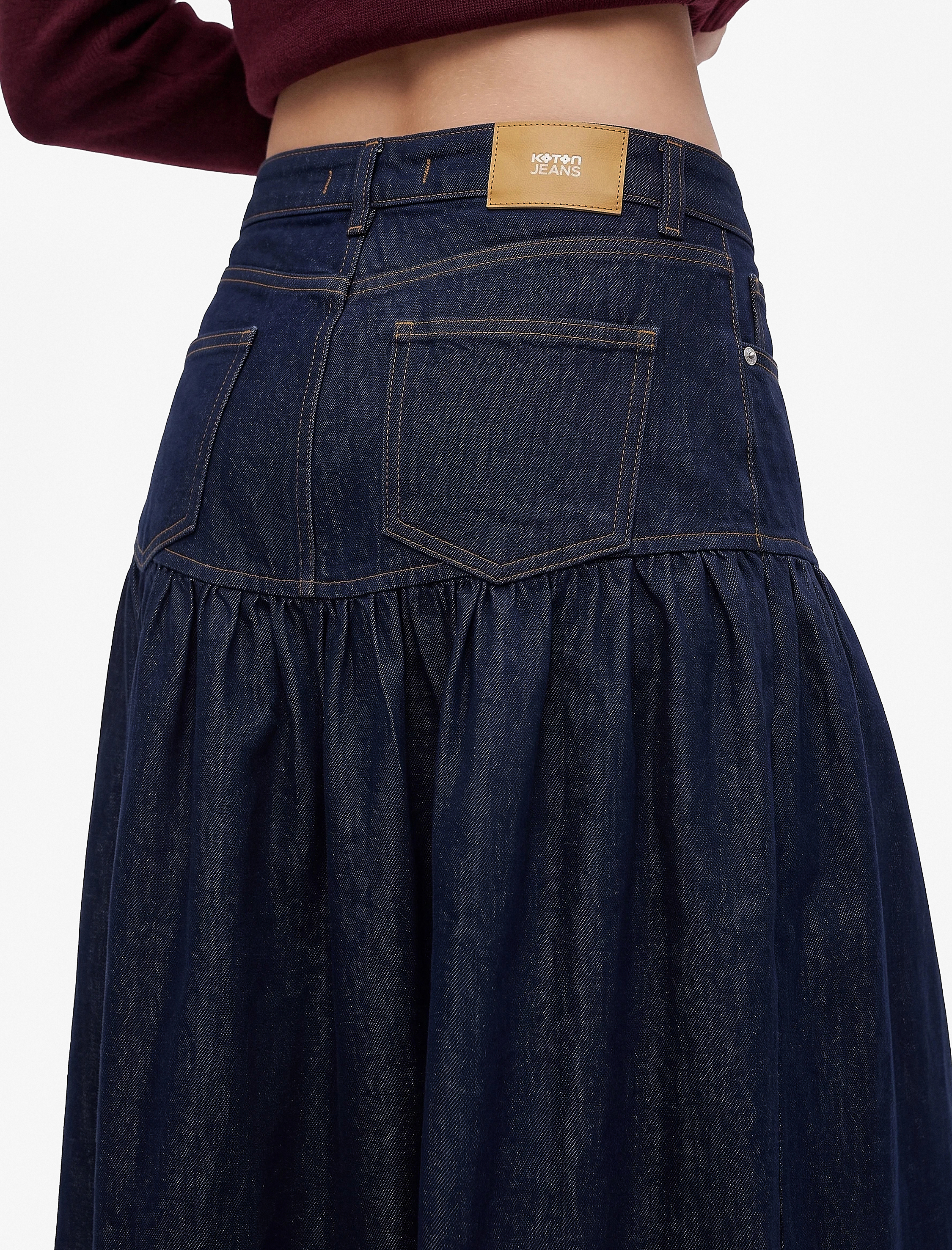 Koton Normal Bel Cep Detaylı Rahat Kesim Büzgülü Volanlı Denim Uzun Etek görsel 4