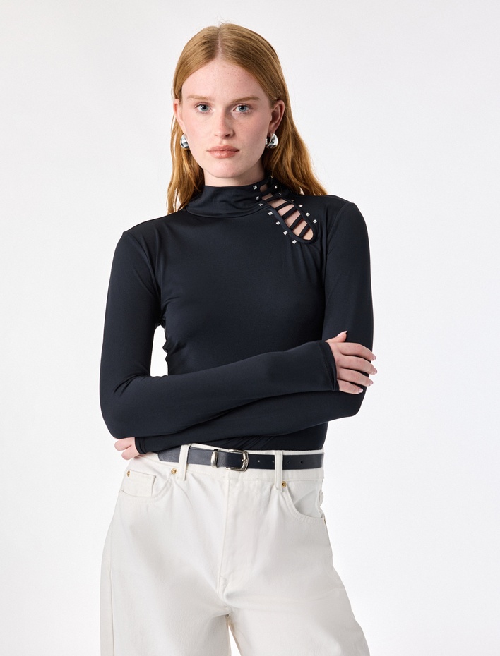  Slim Fit Metal Aksesuarlı Pencere Detaylı Dik Yaka Uzun Kollu Tişört