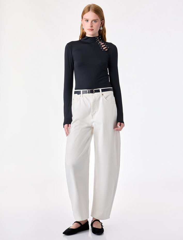 Slim Fit Metal Aksesuarlı Pencere Detaylı Dik Yaka Uzun Kollu Tişört