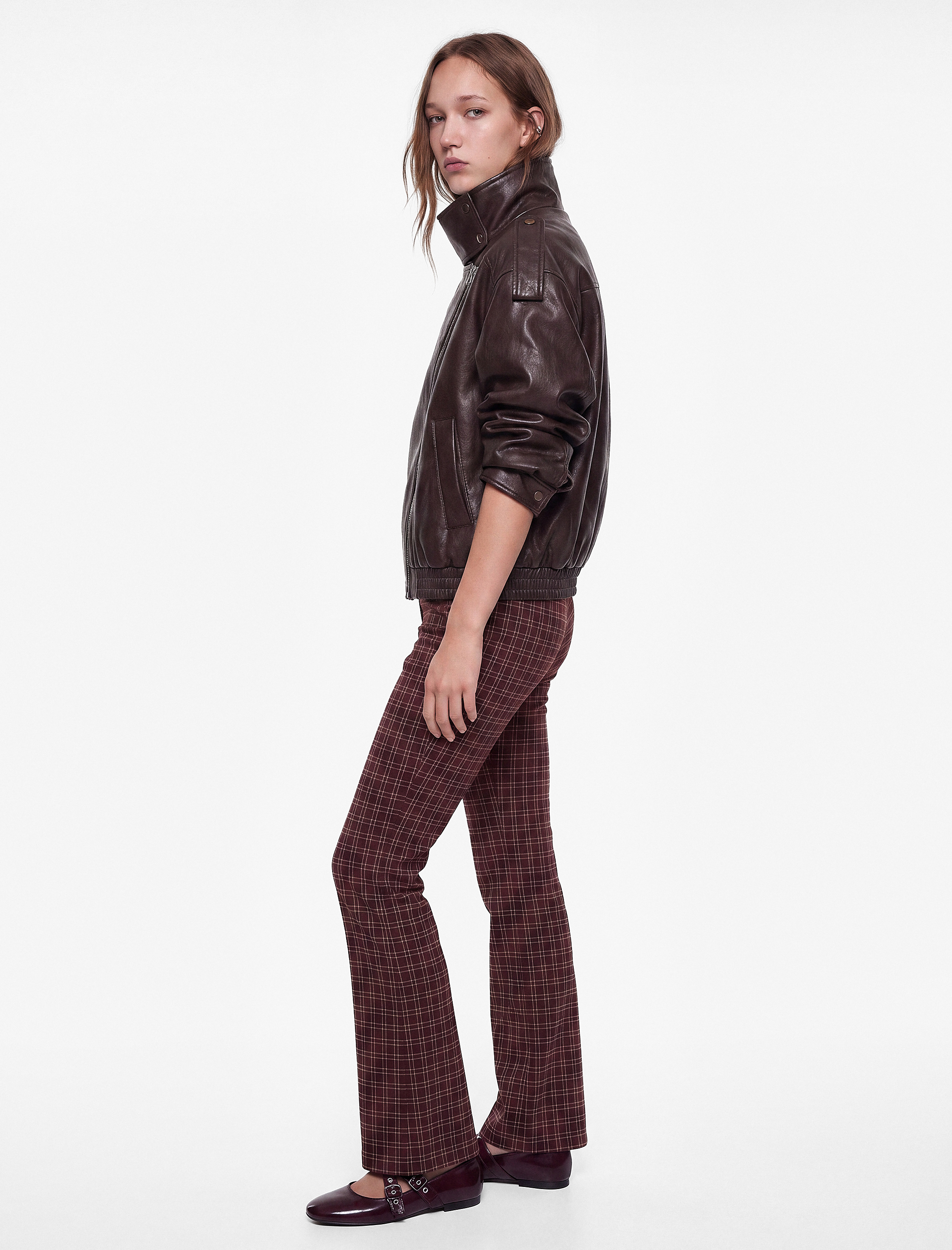 Koton Slim Fit Düğmeli Normal Bel Cep Detaylı İspanyol Paça Ekoseli Pantolon görsel 2