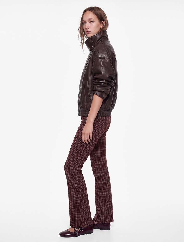  Slim Fit Düğmeli Normal Bel Cep Detaylı İspanyol Paça Ekoseli Pantolon