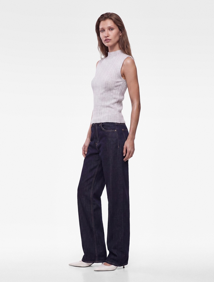  Dik Yaka Regular Fit Viskon Kumaş Basic Kolsuz Bluz