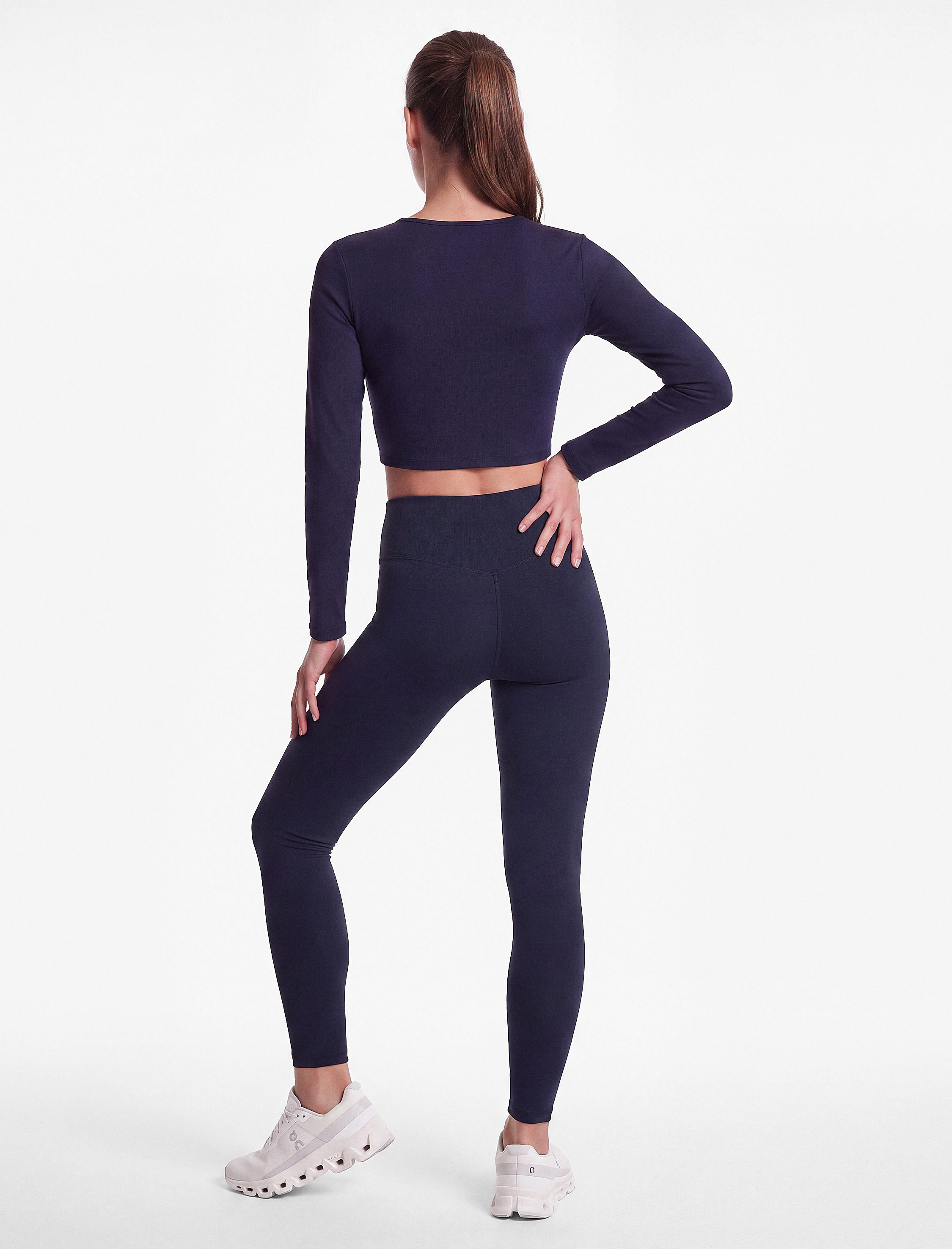 Koton Slim Fit Uzun Kollu Bisiklet Yaka Crop Spor Tişört görsel 4