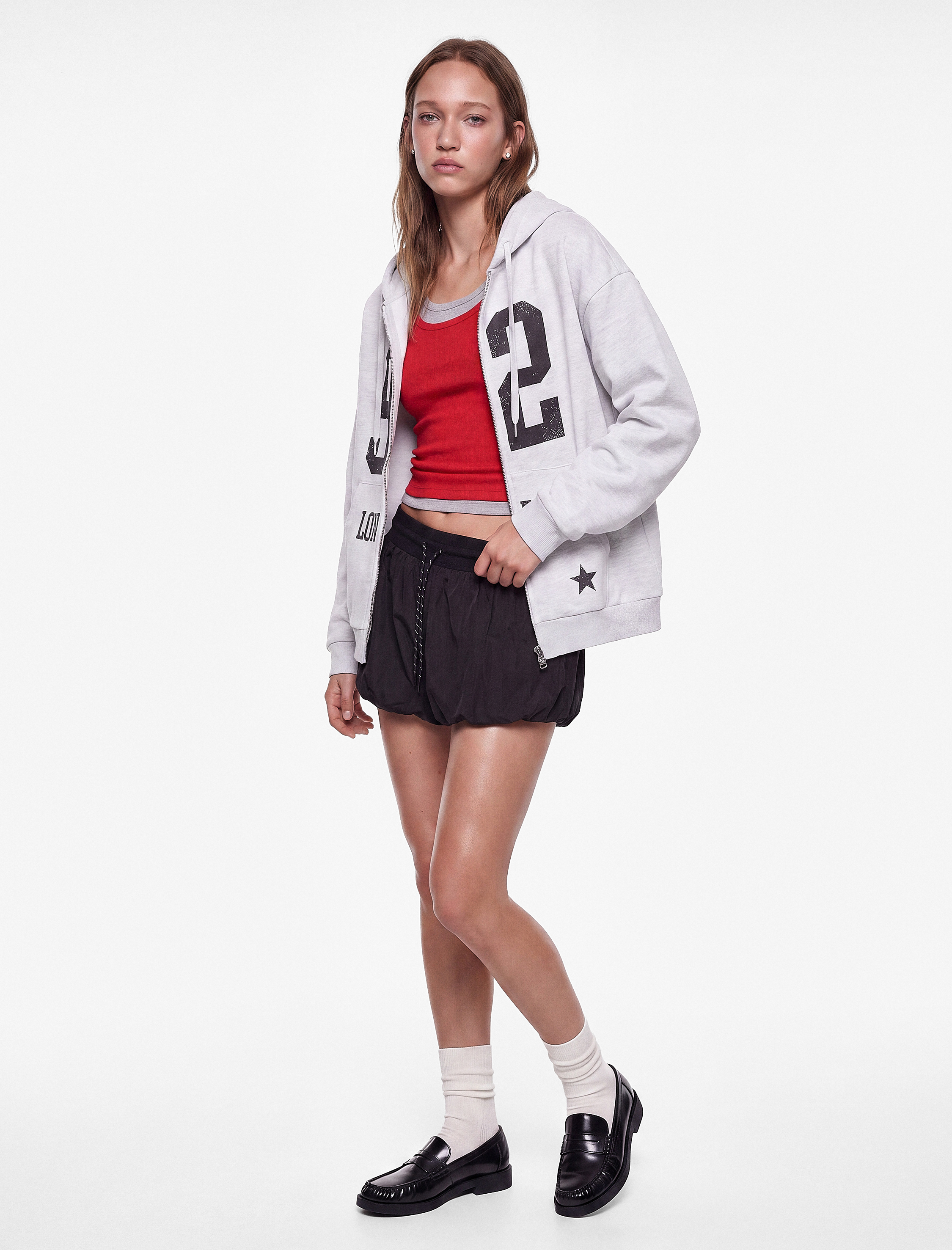 Koton Şardonlu Uzun Kollu Kapüşonlu Fermuarlı Kanguru Cepli Baskılı Oversize Sweatshirt görsel 2