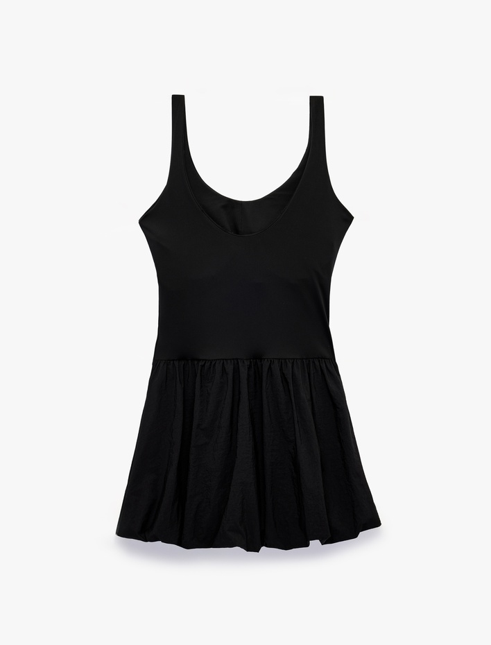  Slim Fit V Yaka Kolsuz Mini Şortlu Spor Tenis Elbisesi