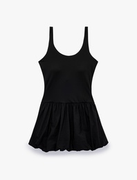 Slim Fit V Yaka Kolsuz Mini Şortlu Spor Tenis Elbisesi