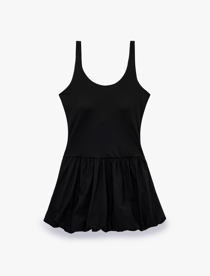  Slim Fit V Yaka Kolsuz Mini Şortlu Spor Tenis Elbisesi