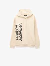 Rahat Kalıp Kanguru Cepli Üç İplik Şardonlu Baskılı Kapşonlu Sweatshirt