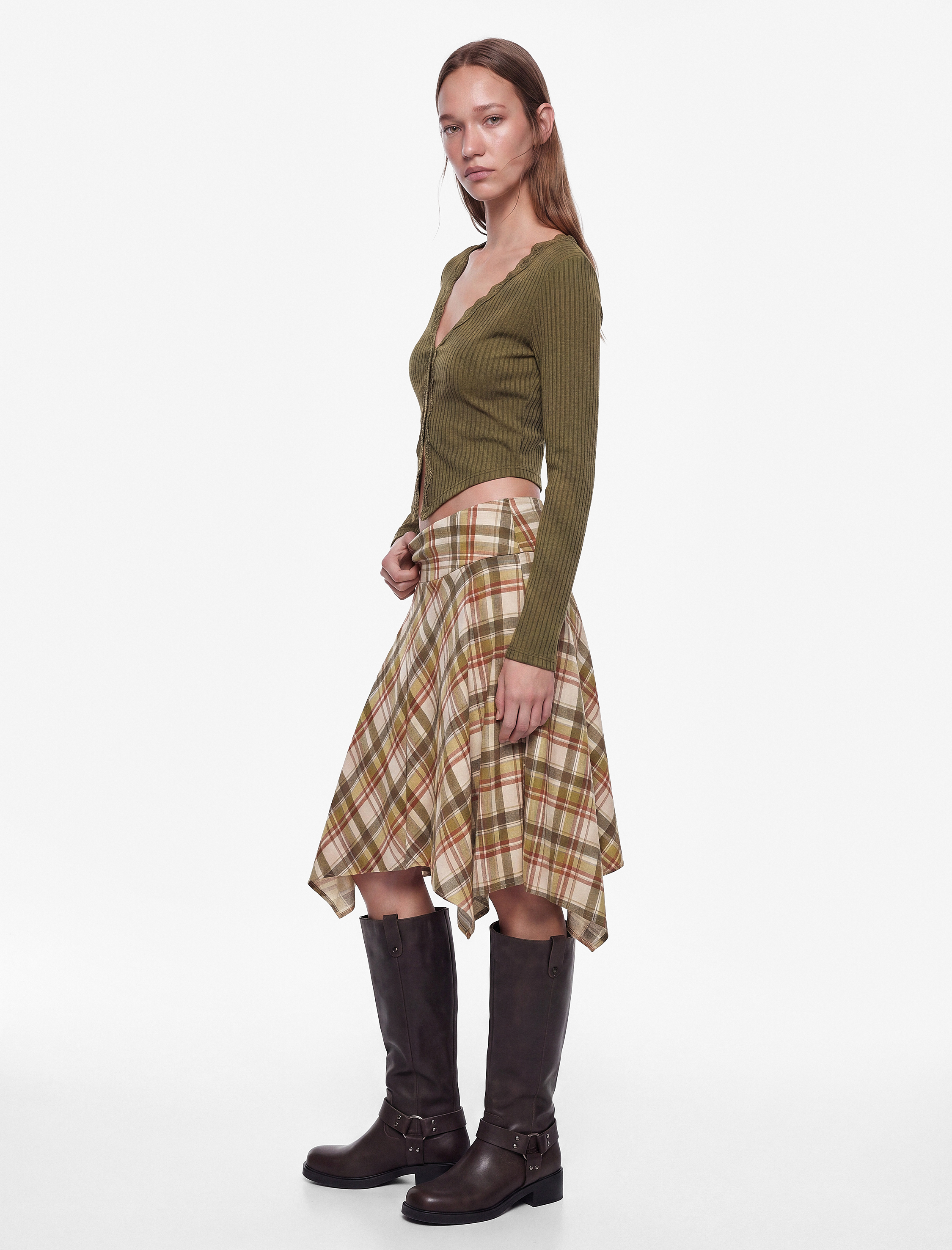   Slim Fit Kaşkorse Dantel Detaylı V Yaka Uzun Kollu Tişört