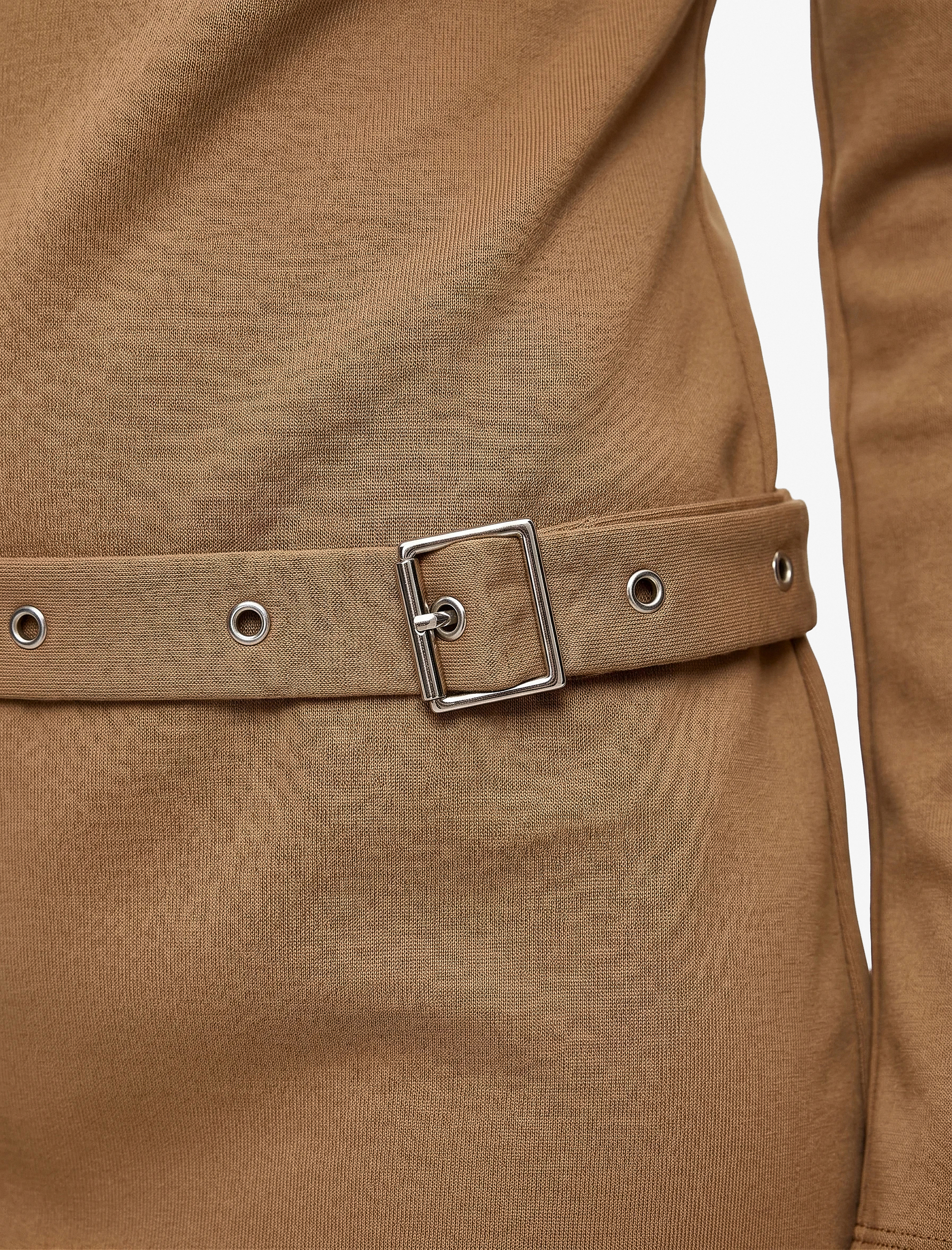 Koton Slim Fit Uzun Kollu Sırt Detaylı Kemerli Kayık Yaka Düşük Bel Mini Elbise görsel 5