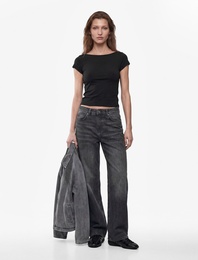 Slim Fit Kayık Yaka Kısa Kollu Basic Tişört