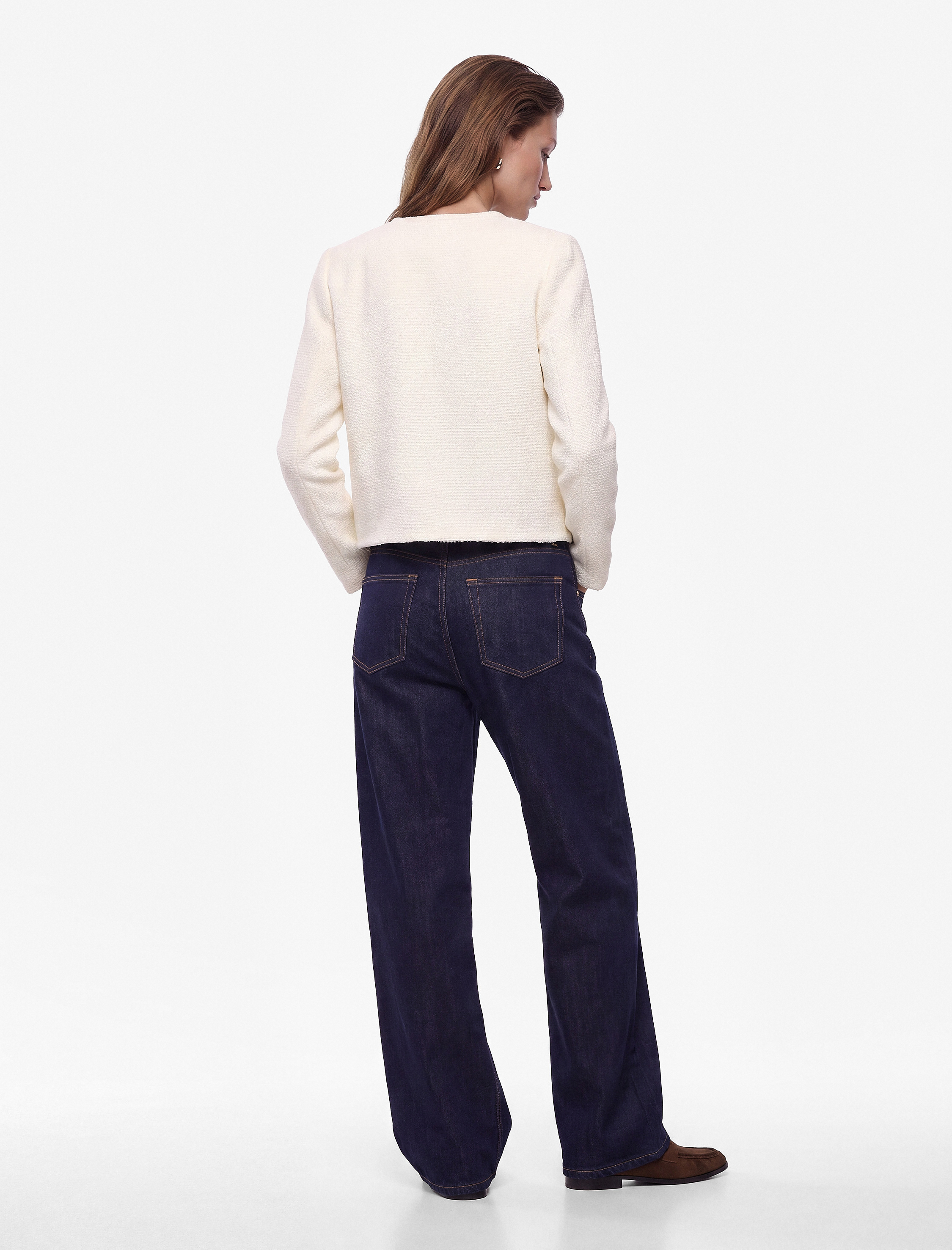   Slim Fit Uzun Kollu Aplike Detaylı Bisiklet Yaka Mücevher Düğmeli Dokulu Hırka