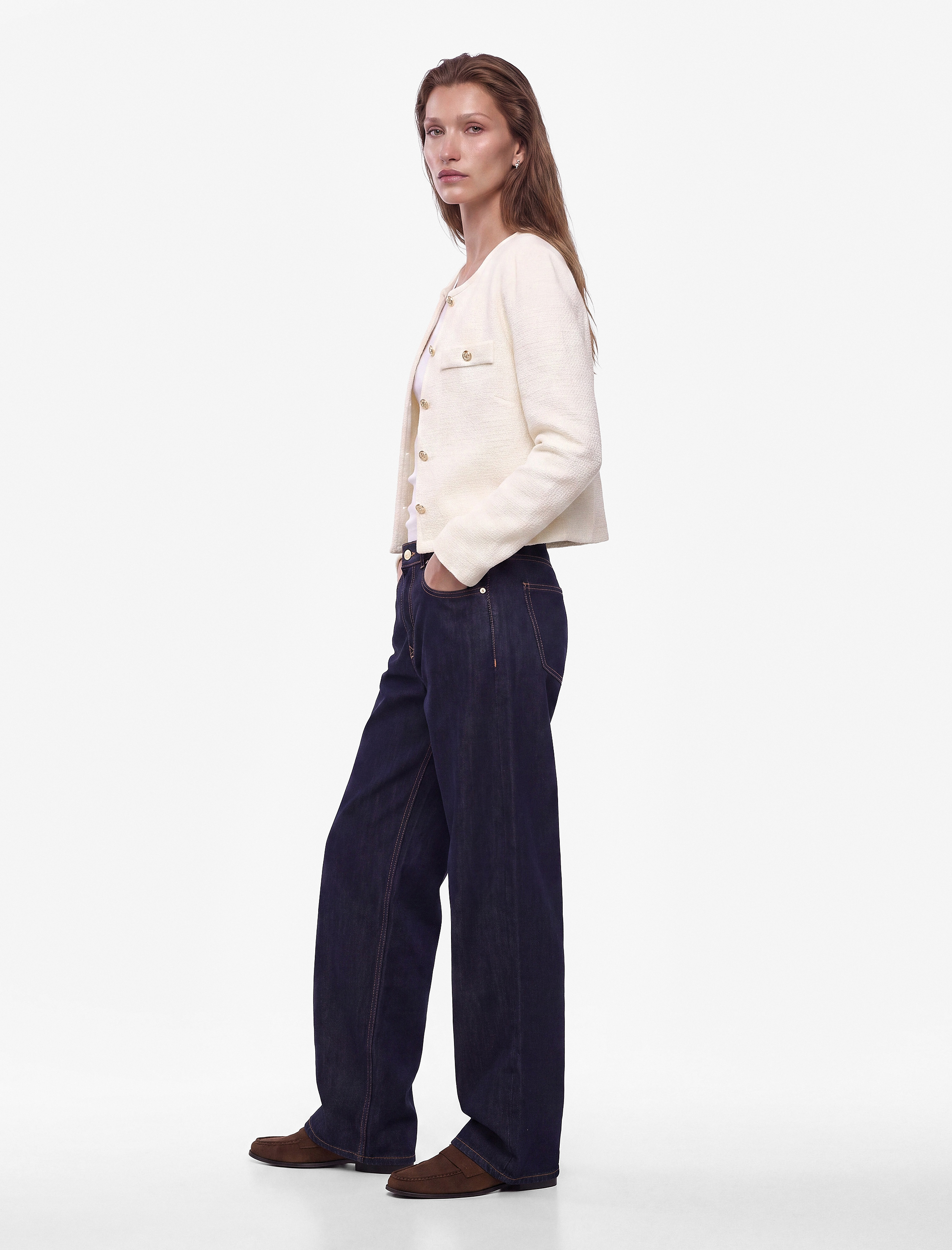   Slim Fit Uzun Kollu Aplike Detaylı Bisiklet Yaka Mücevher Düğmeli Dokulu Hırka