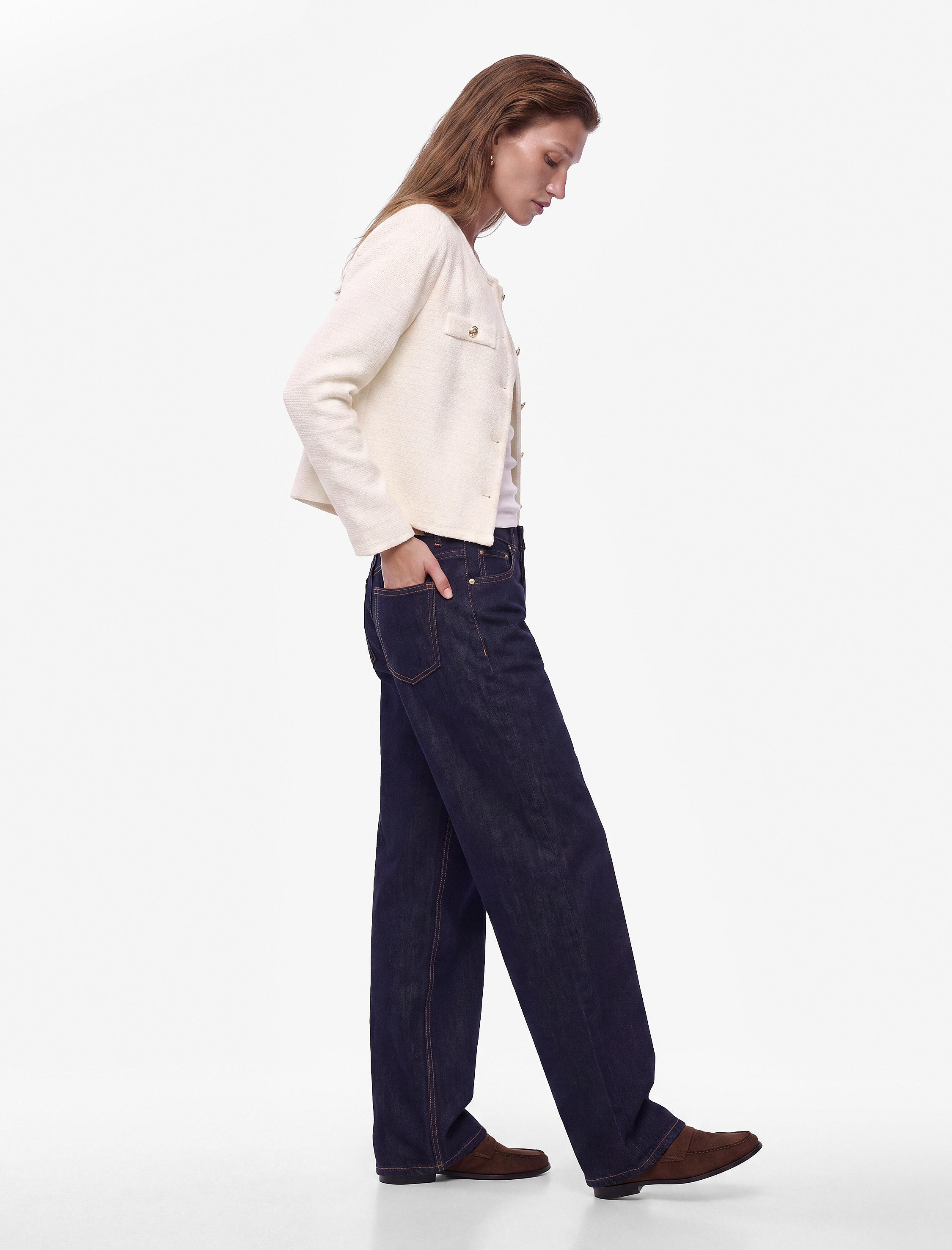   Slim Fit Uzun Kollu Aplike Detaylı Bisiklet Yaka Mücevher Düğmeli Dokulu Hırka