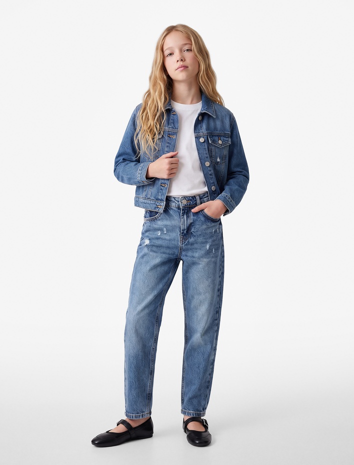 Kız Çocuk Cep Detaylı Yıpratılmış Detaylı Mom Fit Pamuklu Denim Pantolon