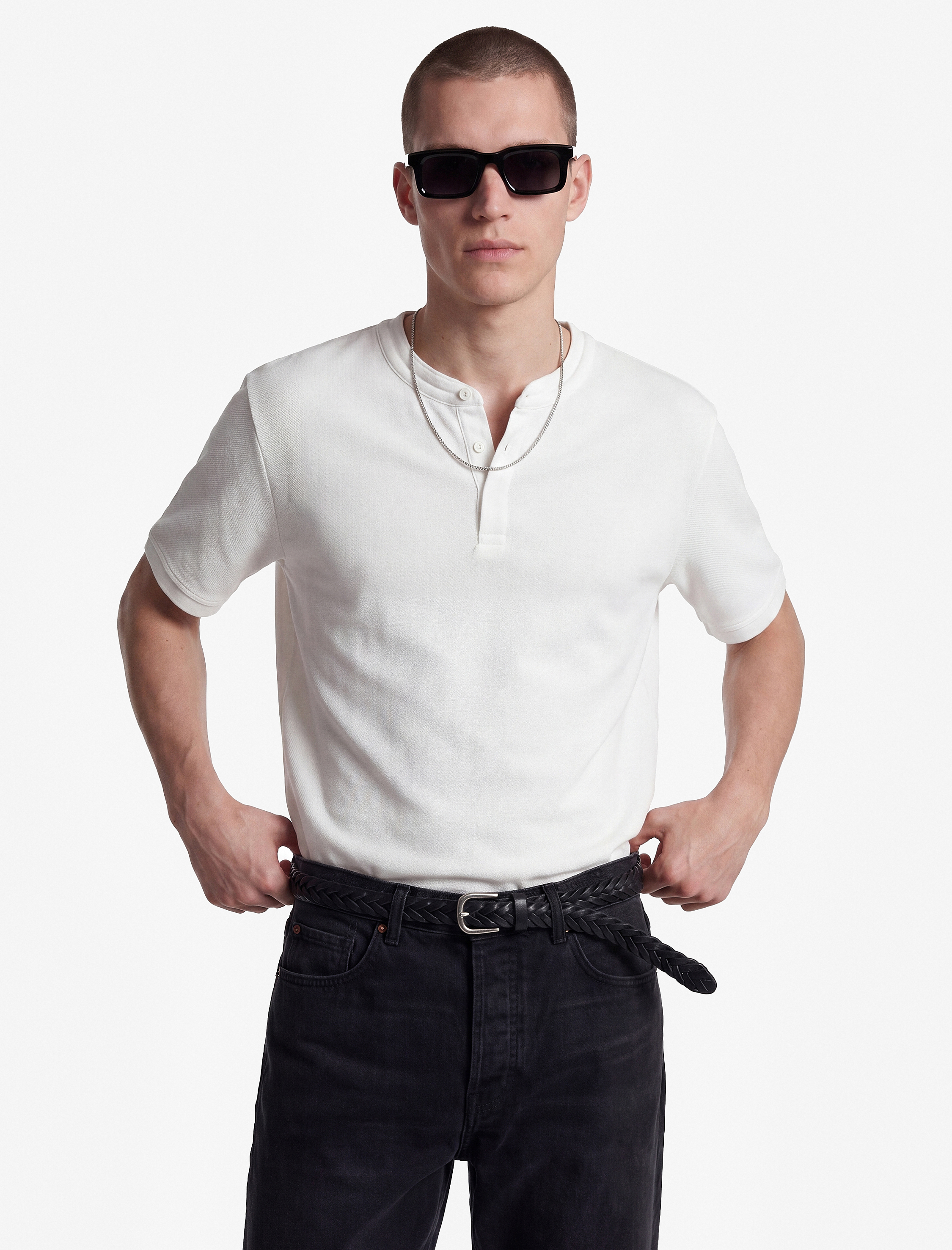 Koton Regular Fit Pamuklu Düğmeli Kısa Kollu Henley Yaka Tişört