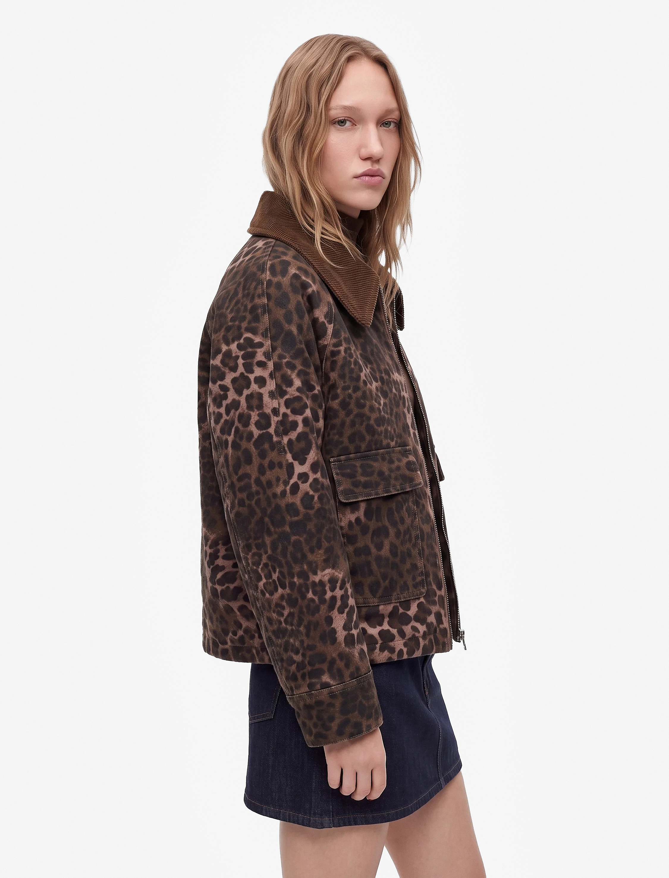 Koton Rahat Kalıp Cepli Fermuarlı Uzun Kollu Yaka Detaylı Denim Leopar Ceket görsel 2