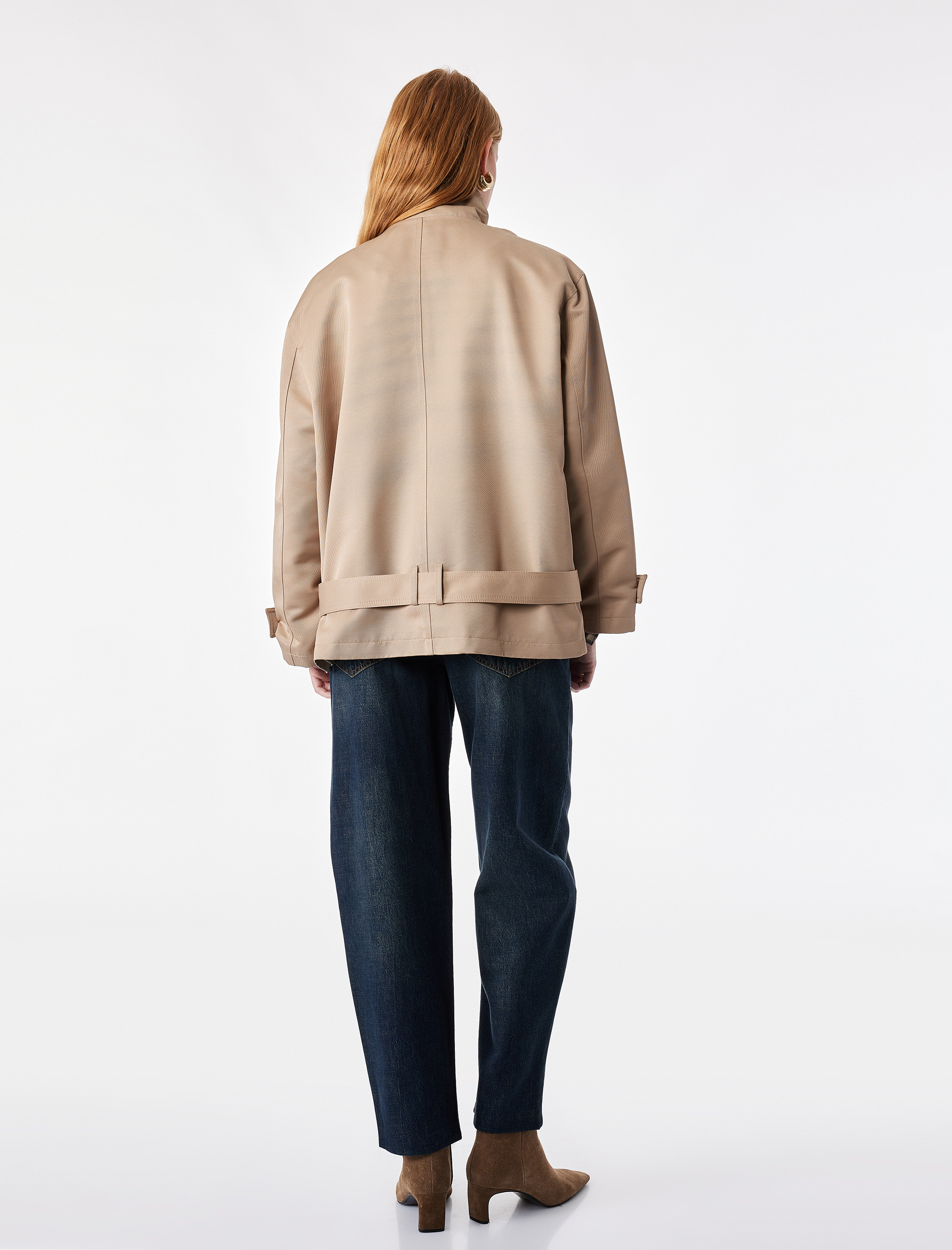 Koton Uzun Kollu Cepli Kemerli Düğmeli Kruvaze Dik Yaka Gabardin Kısa Oversize Trençkot görsel 4
