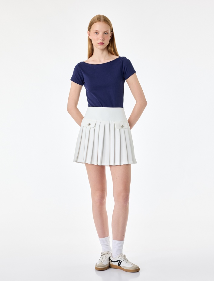  Pamuklu Slim Fit Kayık Yaka Kısa Kollu Basic Tişört