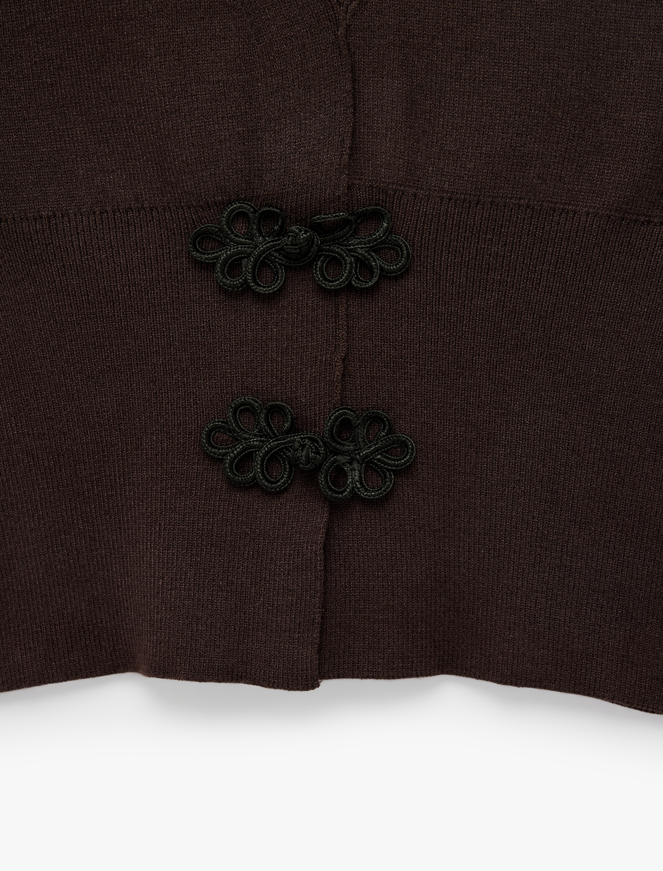 Koton Slim Fit V Yaka Kolsuz Süslü Düğmeli Triko Yelek görsel 3