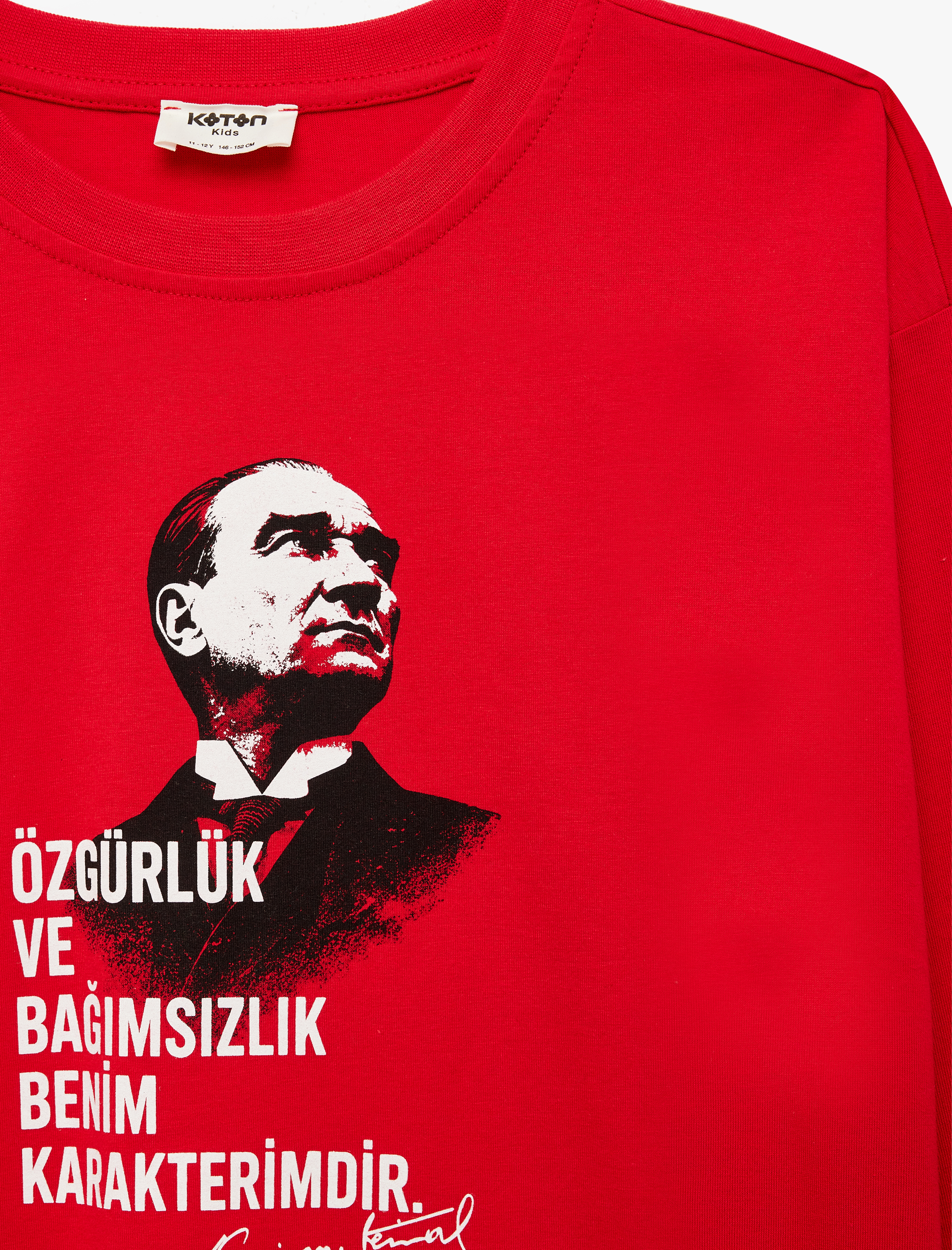  Erkek Çocuk Atatürk Baskılı Pamuklu Bisiklet Yaka Uzun Kollu Tişört