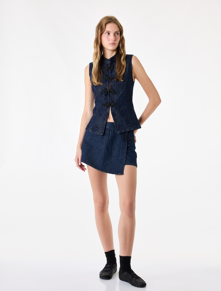  Kolsuz Baskılı Mandarin Qipao Yaka Süslü Düğmeli Denim Yelek