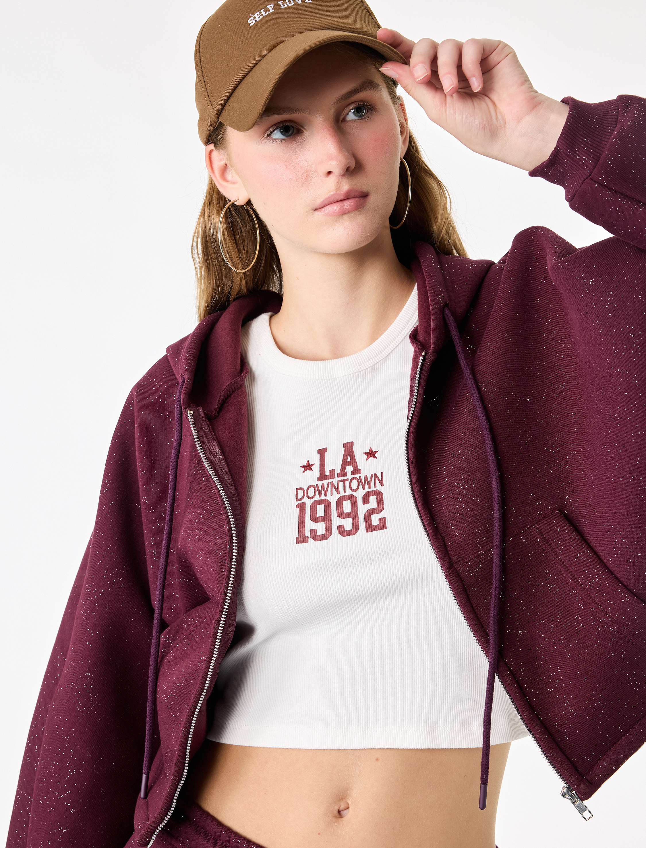   Simli Uzun Kollu Kapüşonlu Şardonlu Arkası Baskılı Crop Sweatshirt
