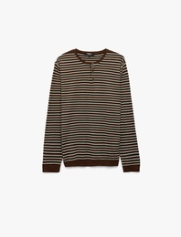 Regular Fit Uzun Kollu Çizgili Henley Yaka Triko Kazak