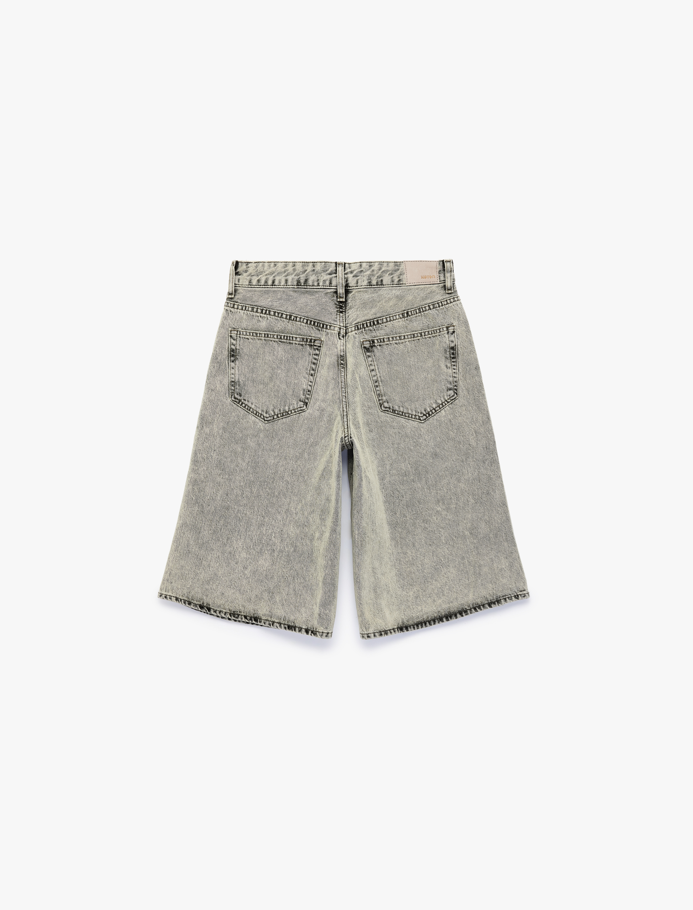  Pamuklu Normal Bel Regular Fit Yıkamalı Cepli Denim Şort