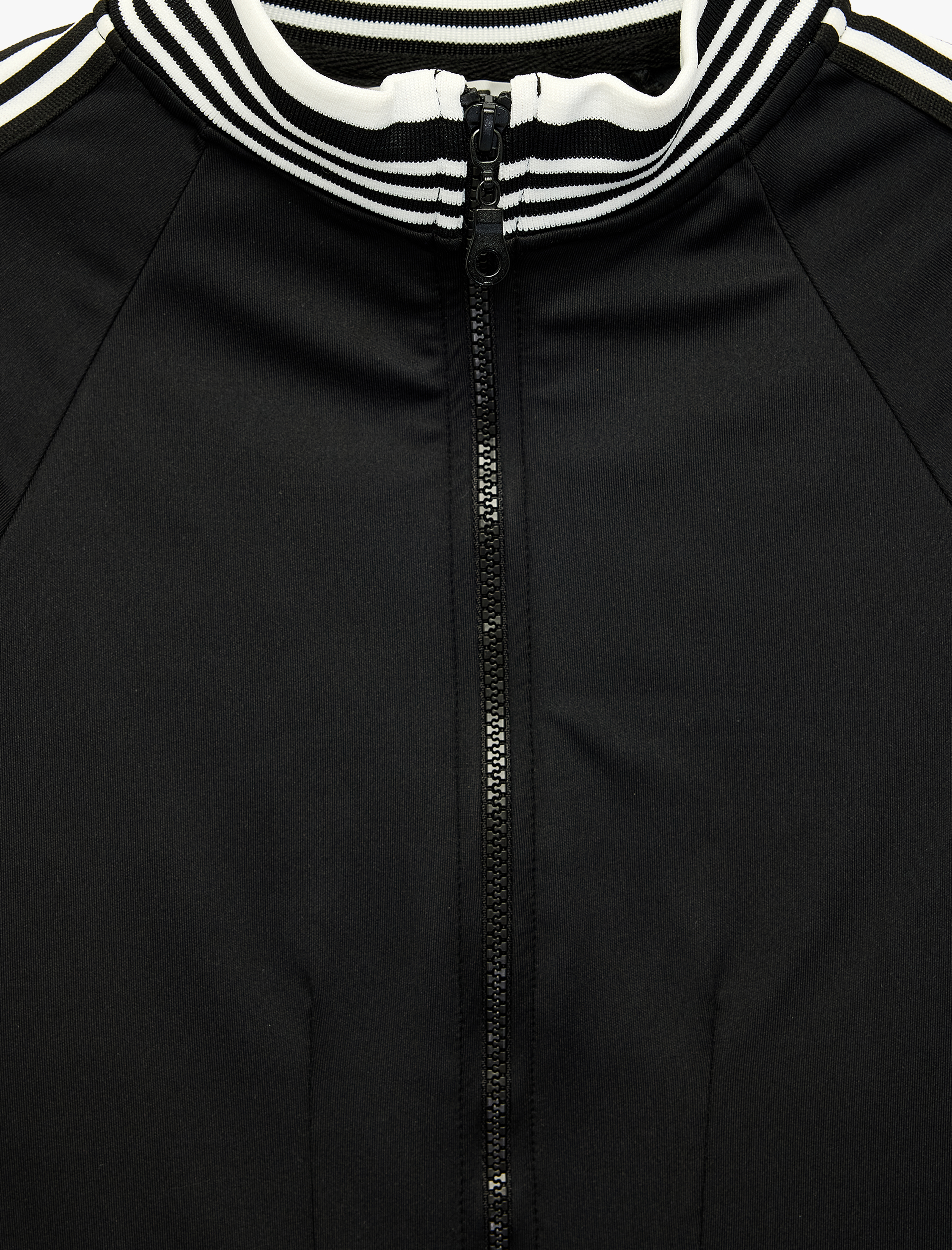   Grogren Detaylı Slim Fit Dik Yaka Uzun Kollu Fermuarlı Sweatshirt