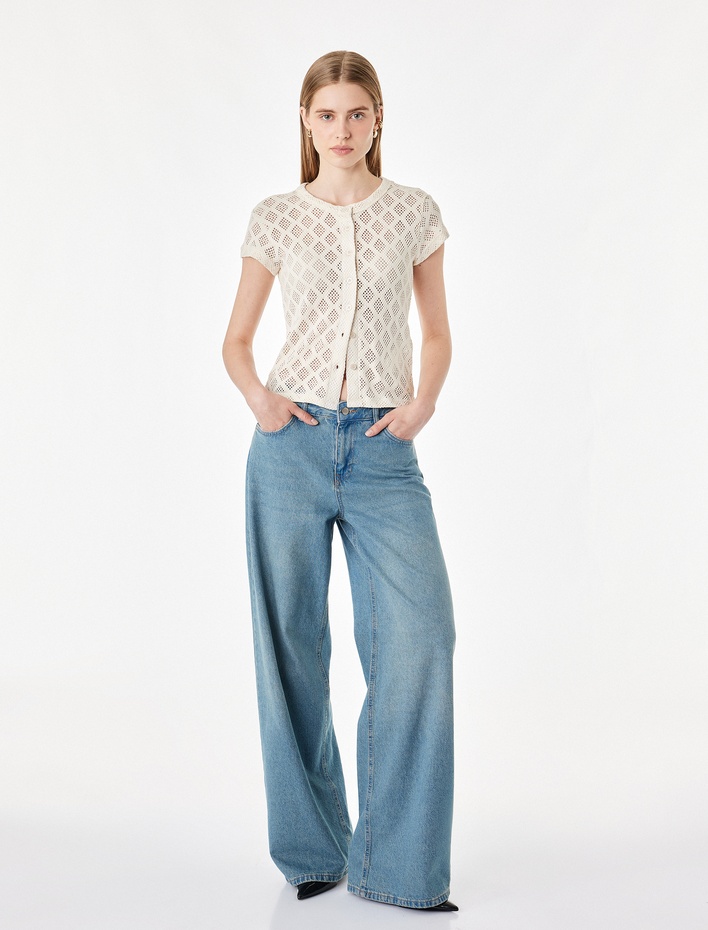  Slim Fit Pamuklu Bisiklet Yaka Kısa Kollu Ajurlu Düğmeli Hırka
