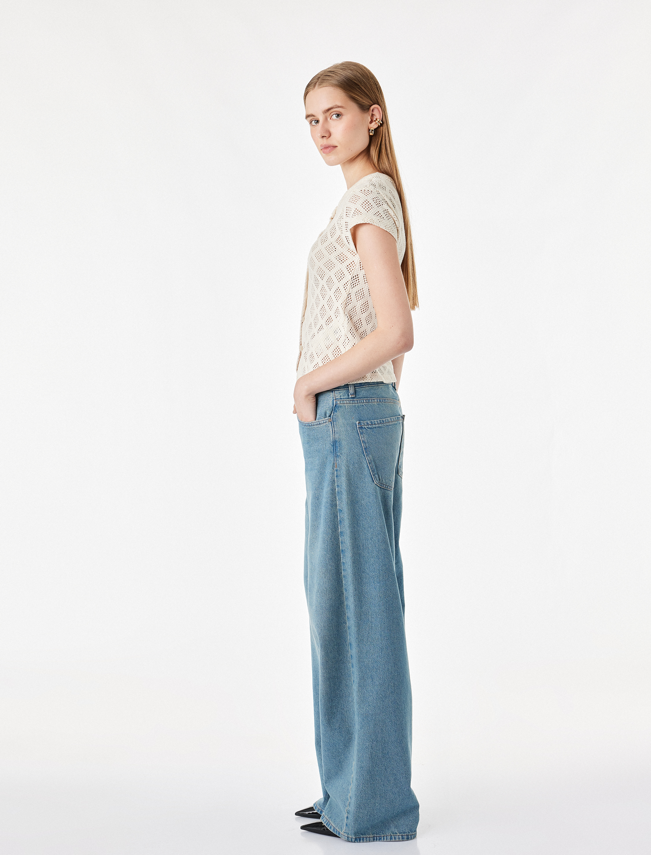   Slim Fit Pamuklu Bisiklet Yaka Kısa Kollu Ajurlu Düğmeli Hırka