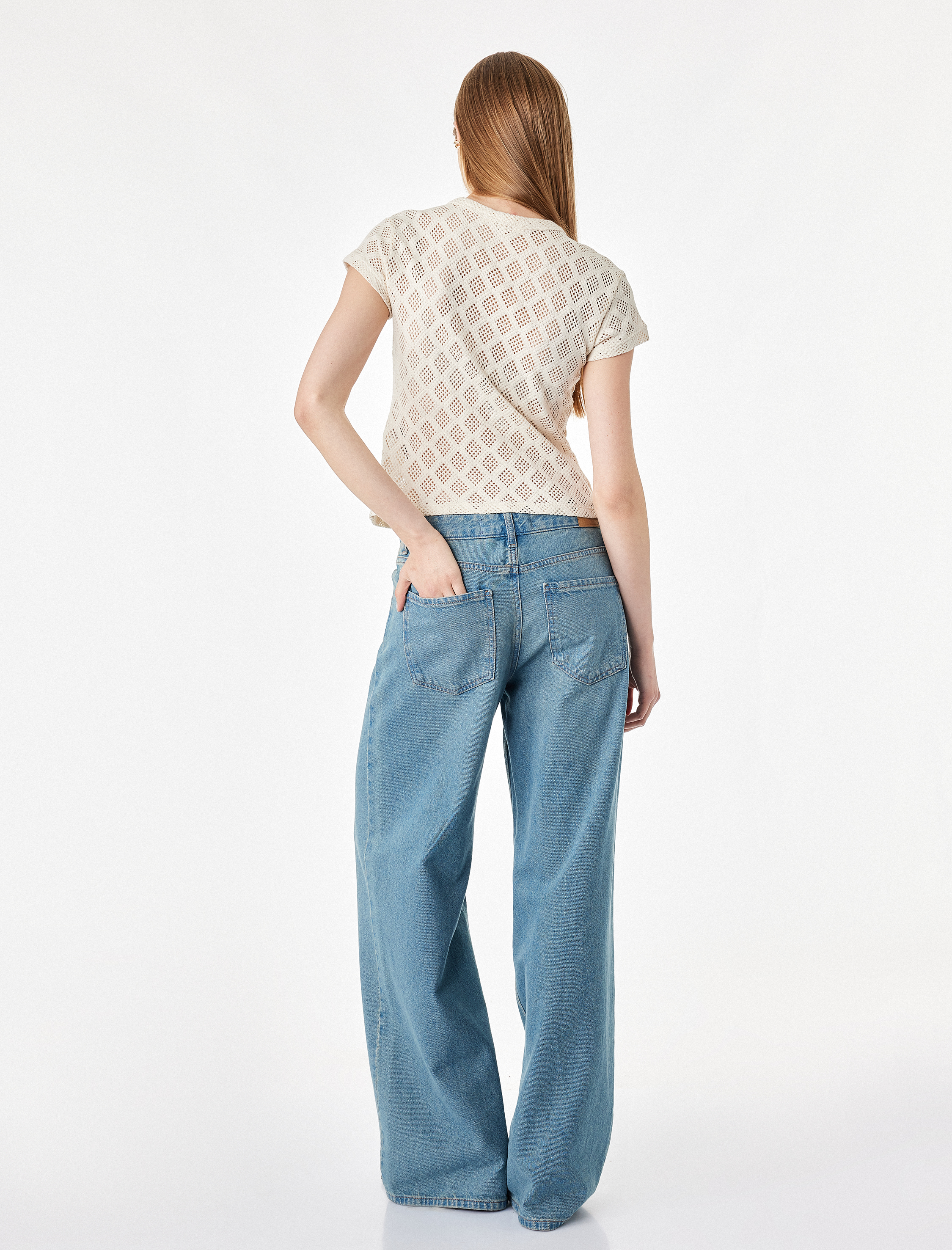   Slim Fit Pamuklu Bisiklet Yaka Kısa Kollu Ajurlu Düğmeli Hırka