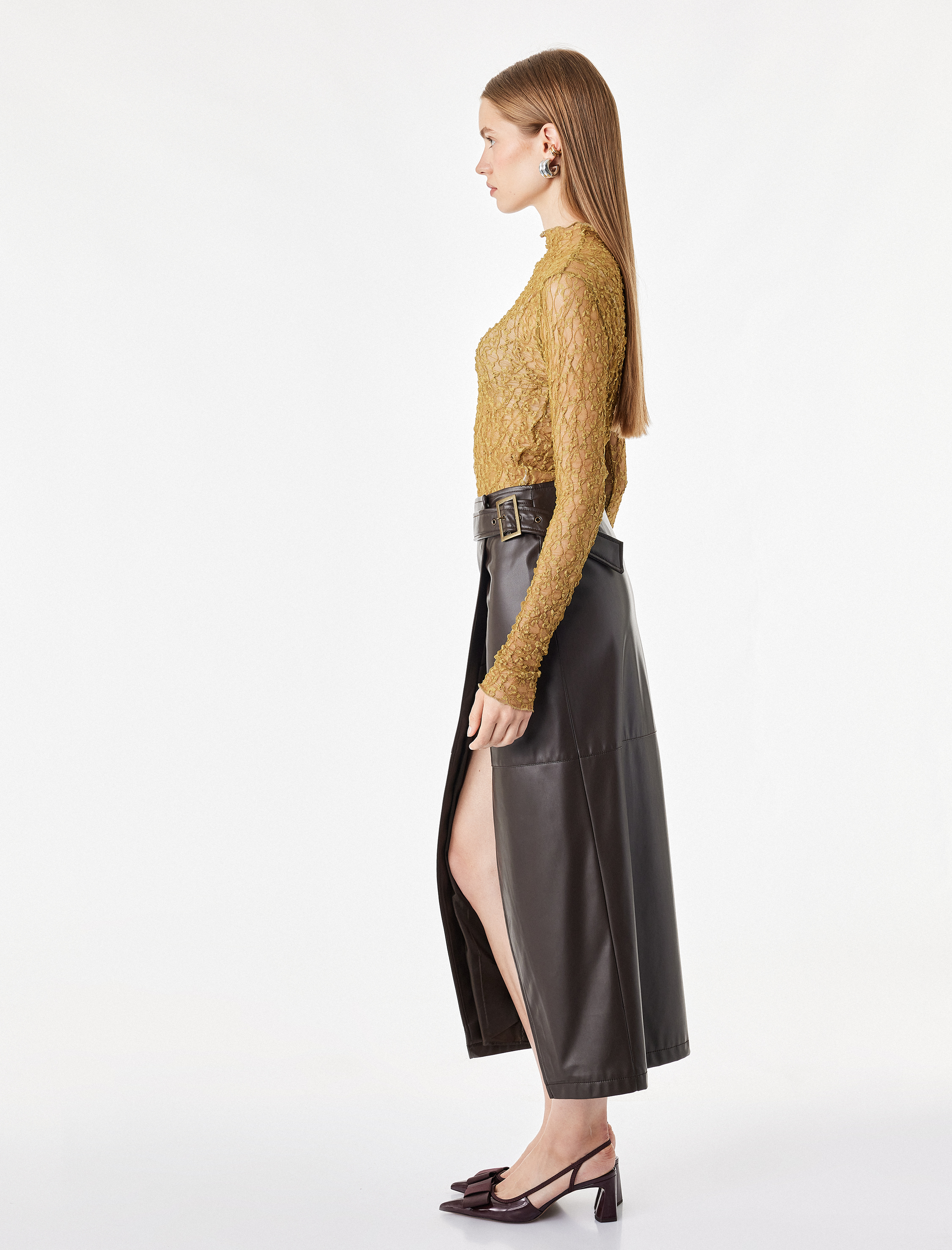   Slim Fit Uzun Kollu Dik Yaka Transparan Dantelli Tişört