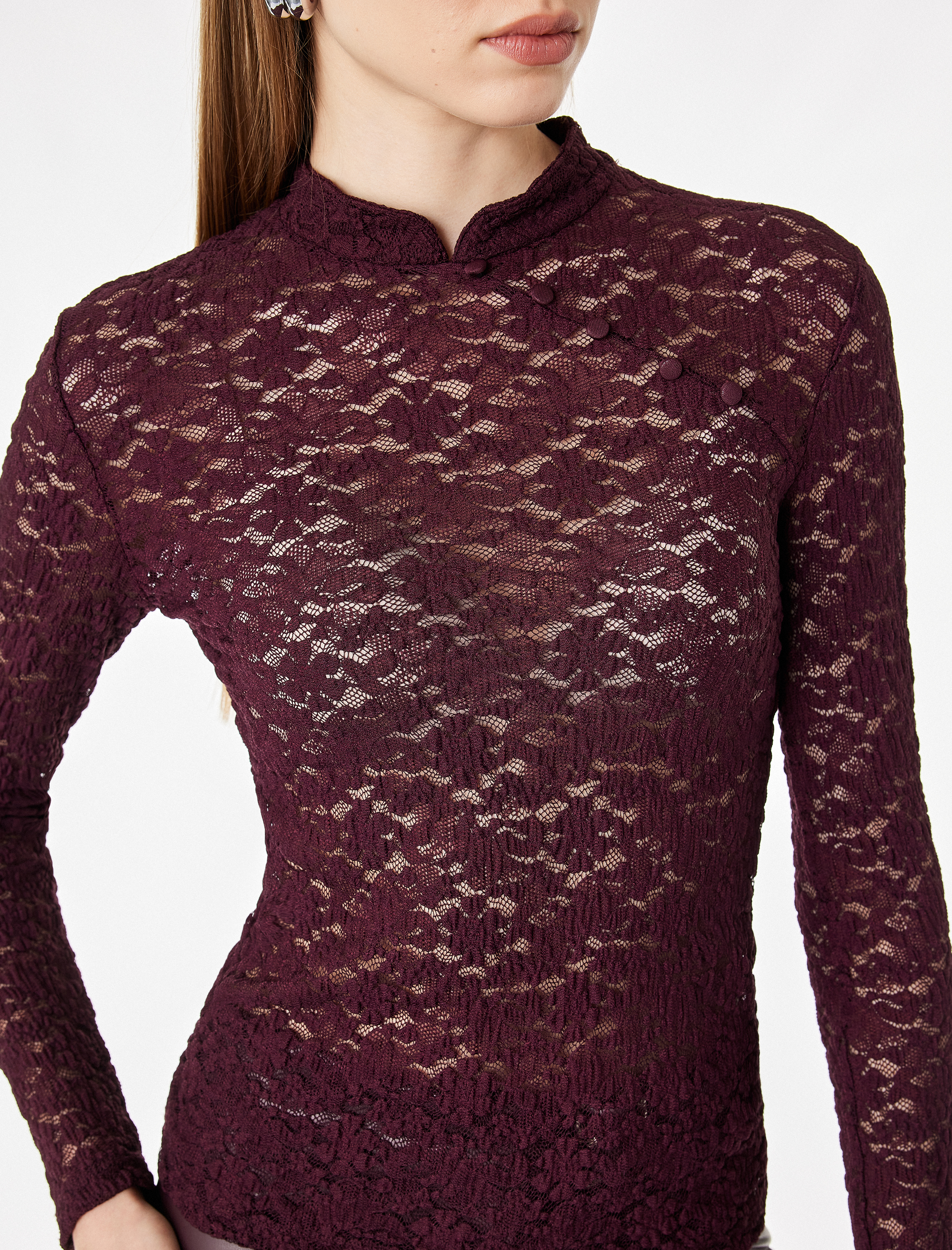   Slim Fit Uzun Kollu Düğmeli Dik Qipao Yaka Transparan Dantel Tişört