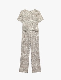 Leopar Desenli Kısa Kollu Pijama Takımı