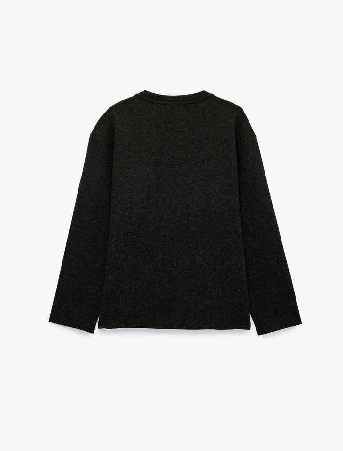  Uzun Kollu Rahat Kalıp Viskon Karışımlı Yarım Fermuarlı Sweatshirt