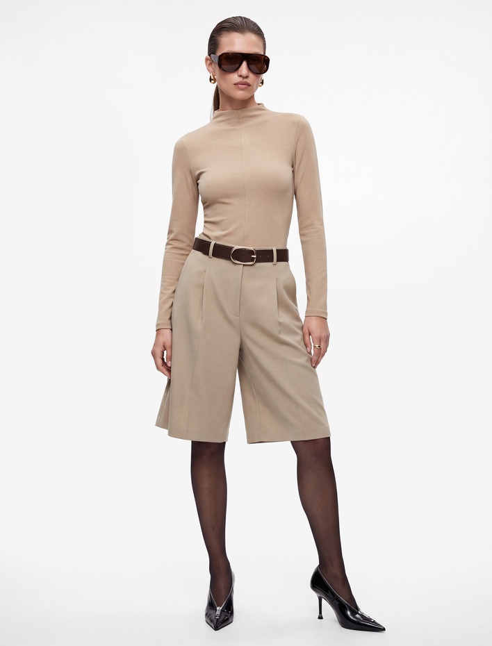  Dikiş Detaylı Slim Fit Dik Yaka Uzun Kollu Tişört